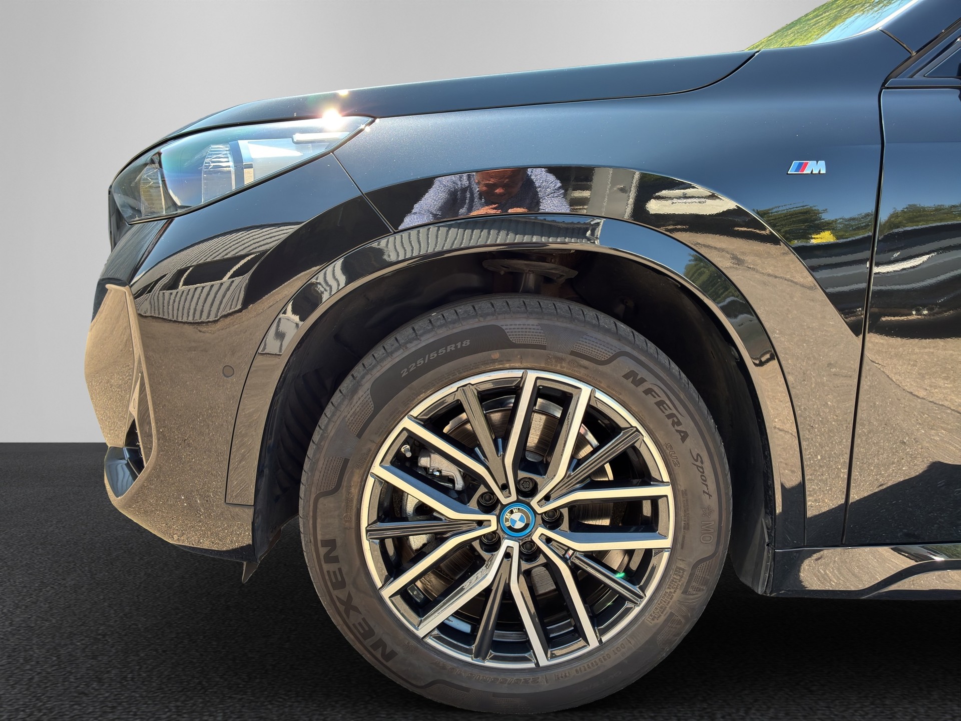 BMW iX1 xDrive 30 M Sport-image-8