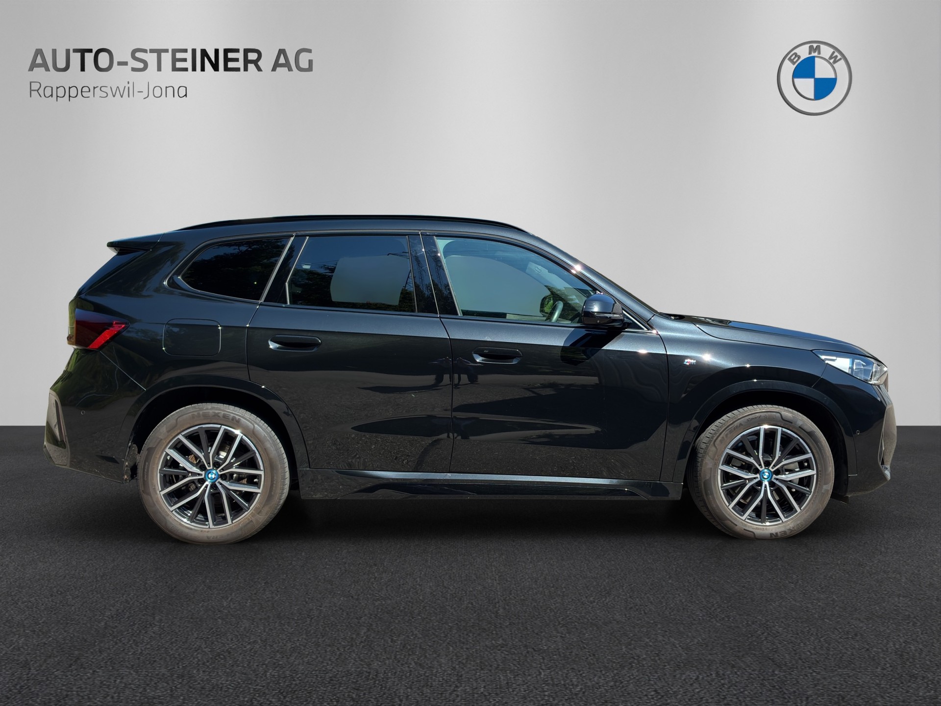 BMW iX1 xDrive 30 M Sport-image-5