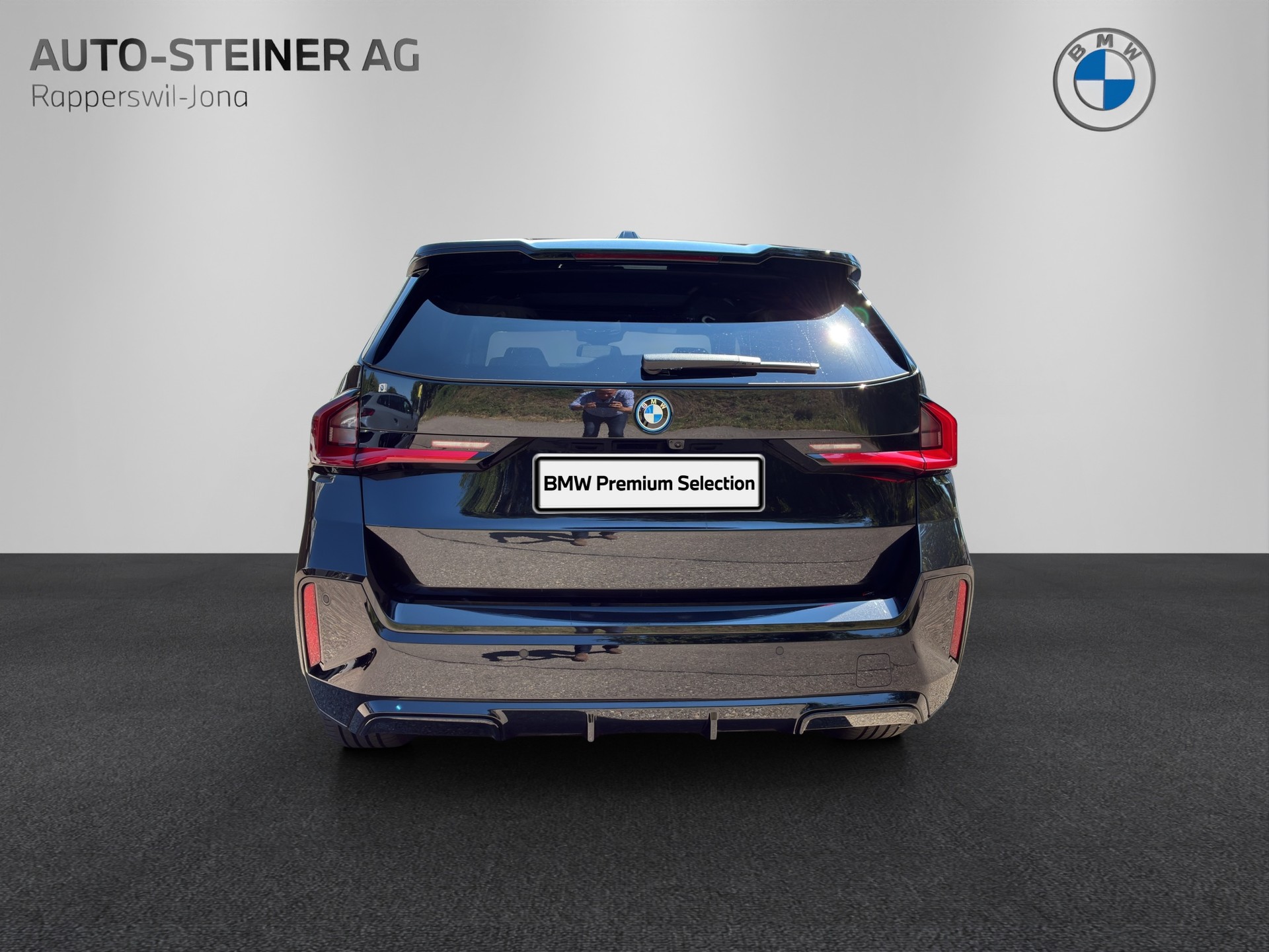 BMW iX1 xDrive 30 M Sport-image-3