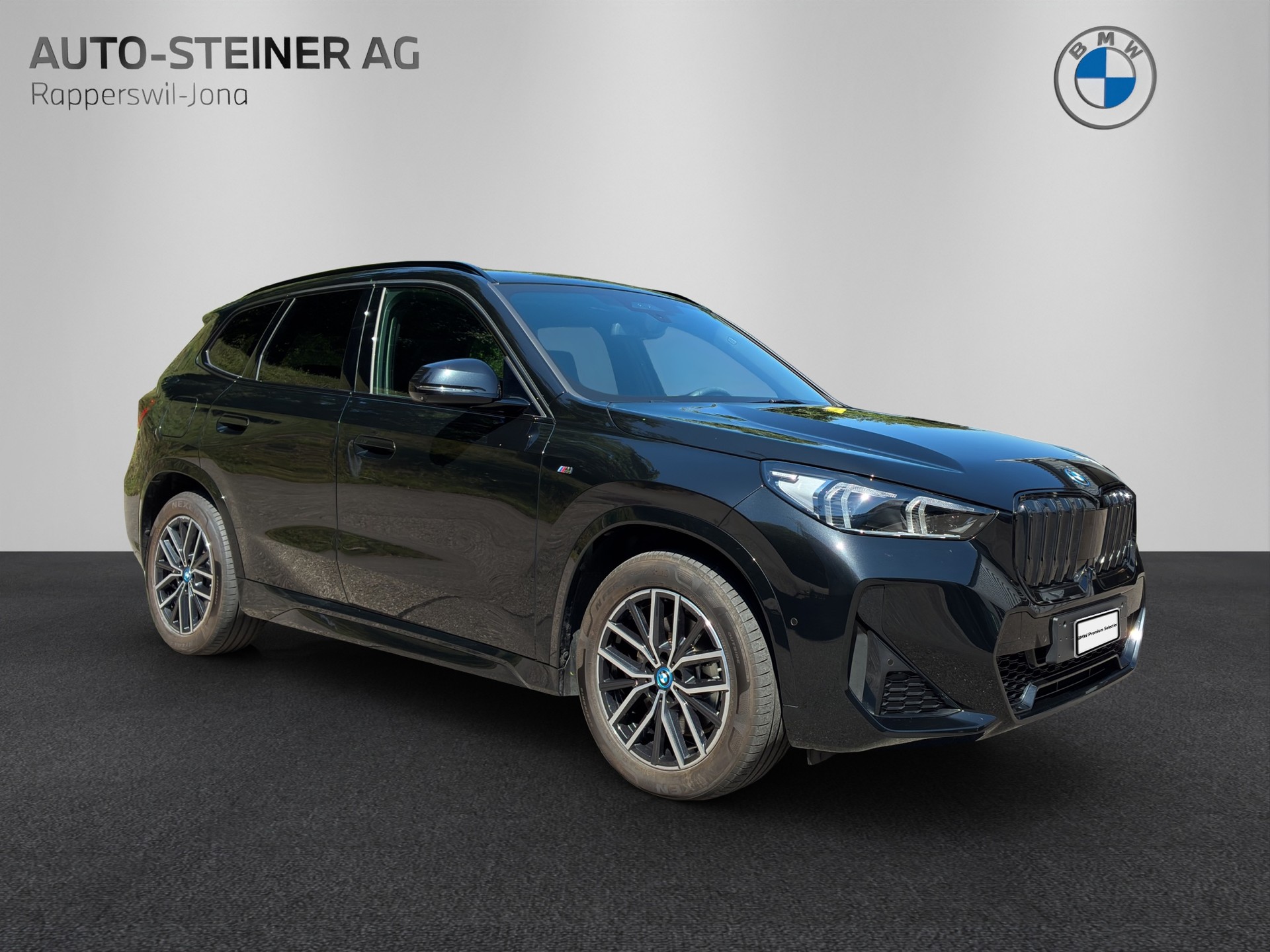 BMW iX1 xDrive 30 M Sport-image-6