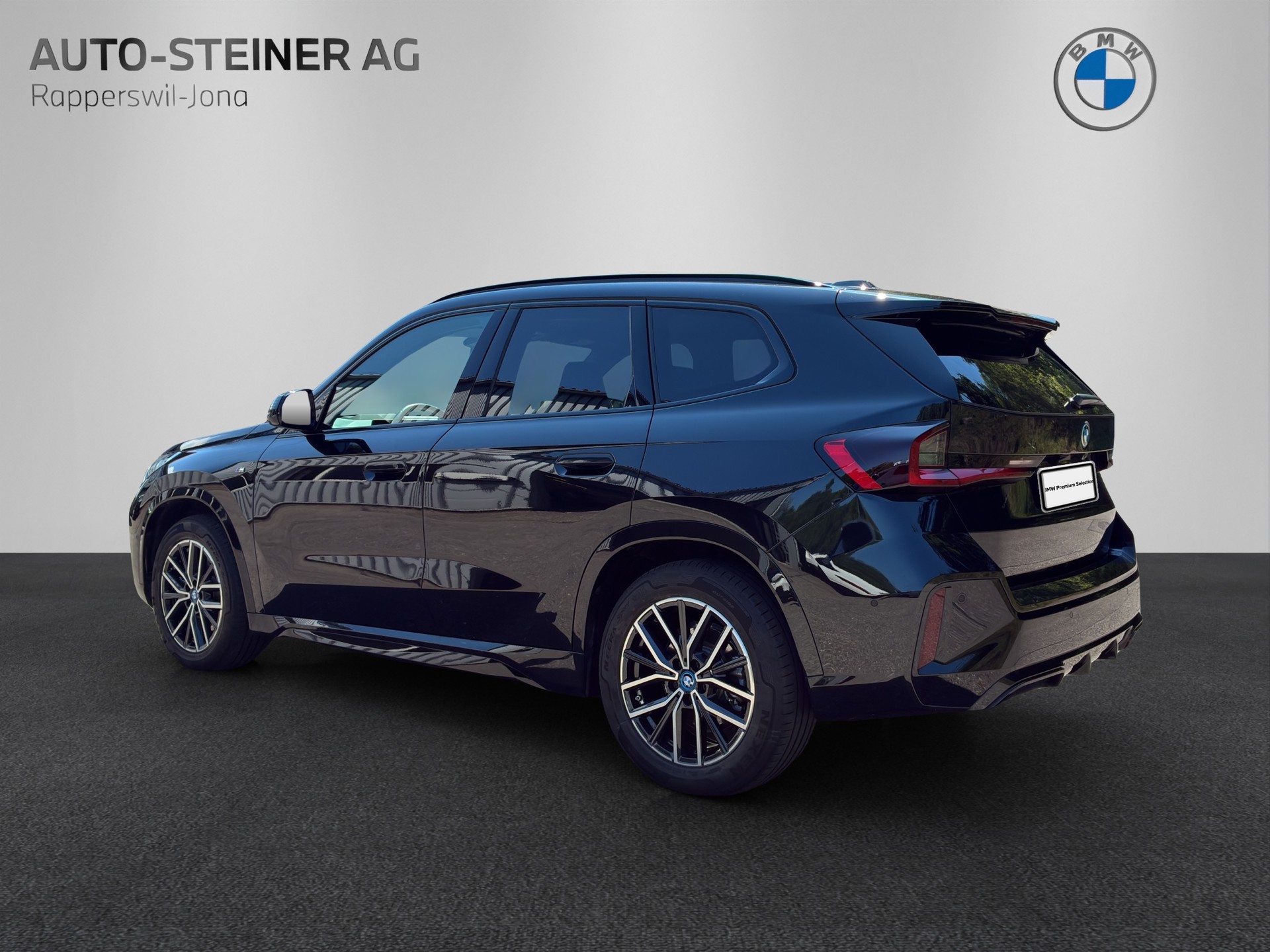 BMW iX1 xDrive 30 M Sport-image-2