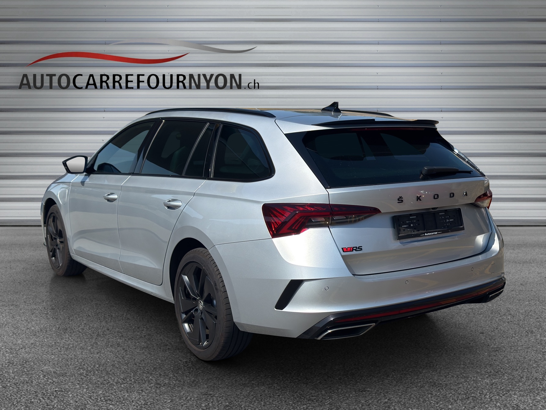 SKODA Octavia Combi 1.4 TSI PHEV DSG RS-image-3
