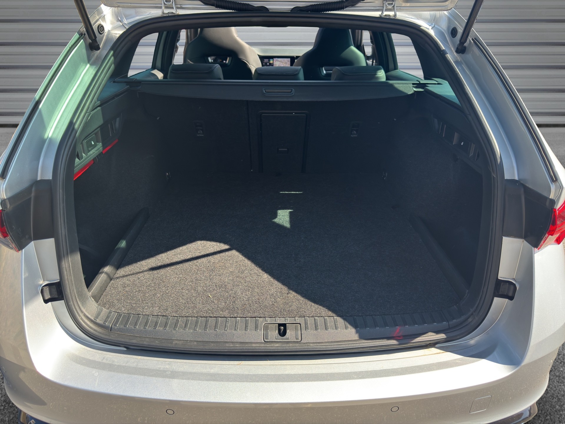 SKODA Octavia Combi 1.4 TSI PHEV DSG RS-image-19
