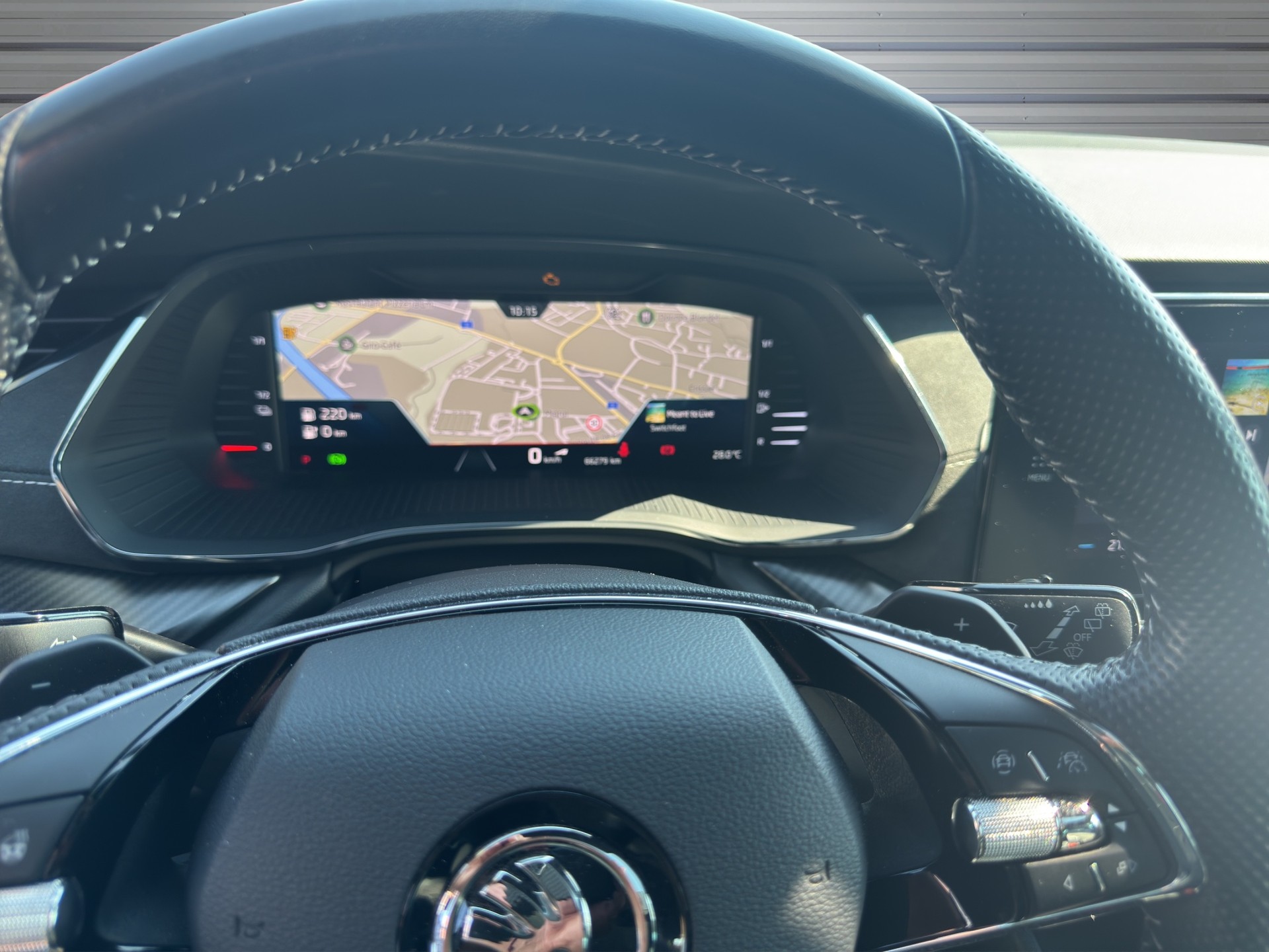 SKODA Octavia Combi 1.4 TSI PHEV DSG RS-image-13