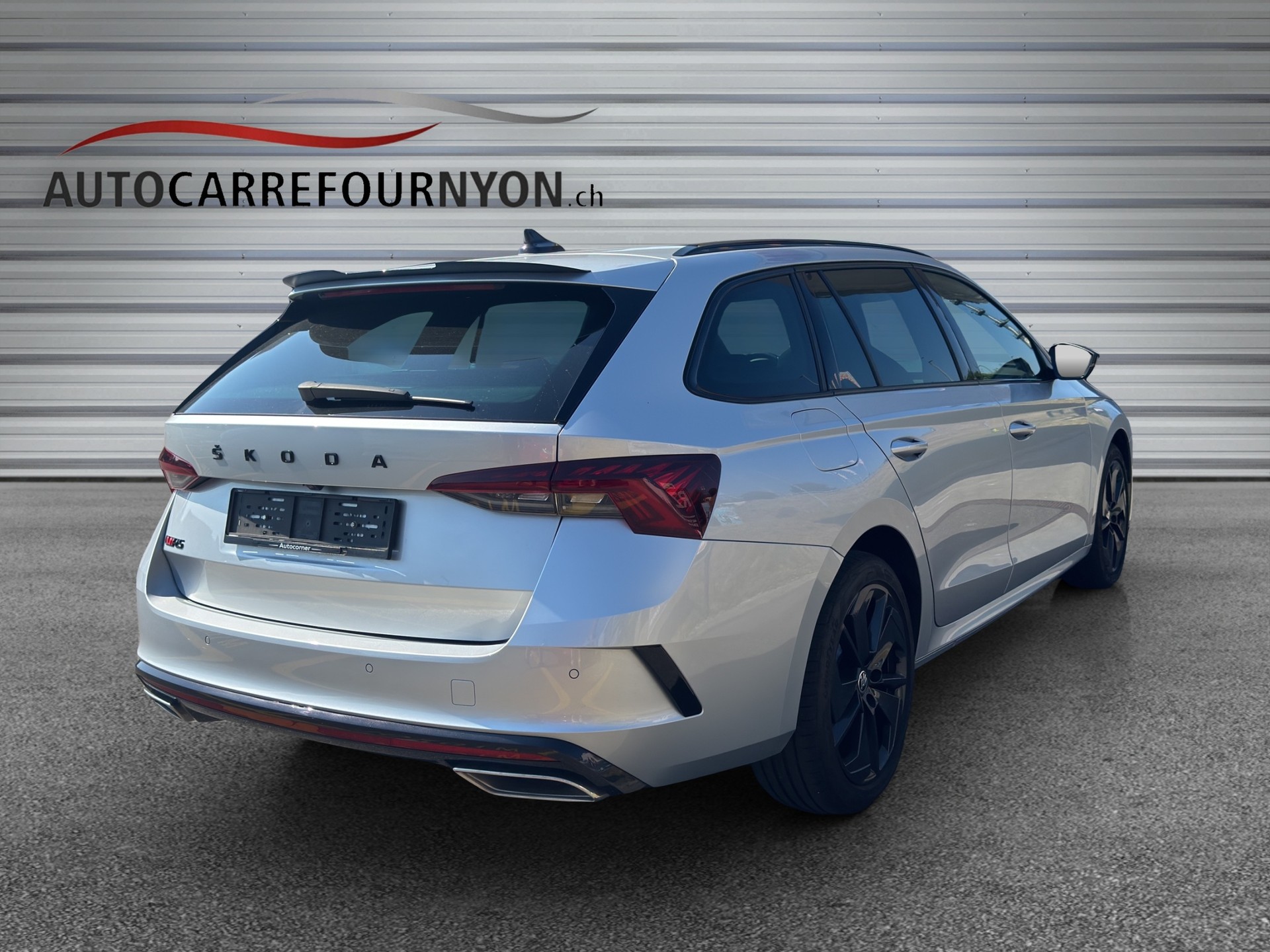 SKODA Octavia Combi 1.4 TSI PHEV DSG RS-image-5