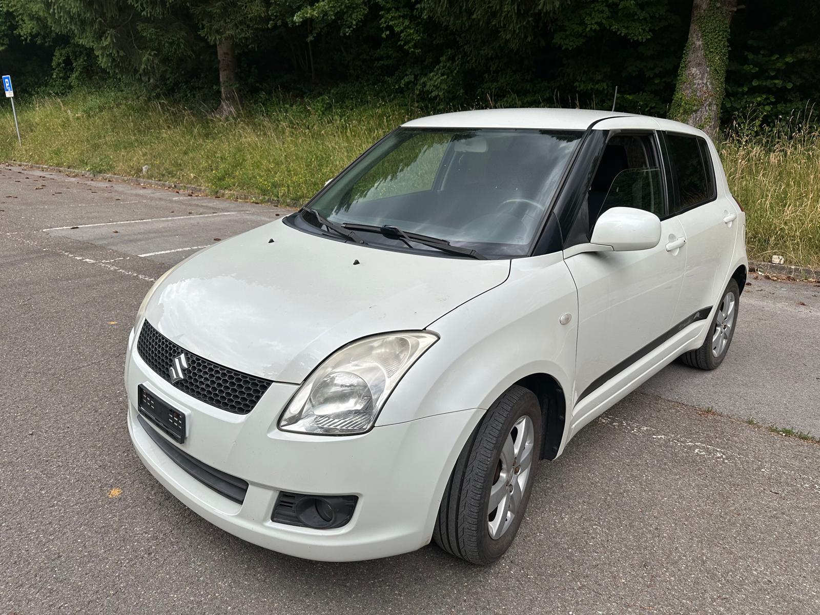 SUZUKI Swift 1.3i 16V GL Top Piz Sulai LE 4x4-image-1