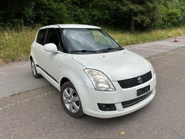 SUZUKI Swift 1.3i 16V GL Top Piz Sulai LE 4x4-image-2