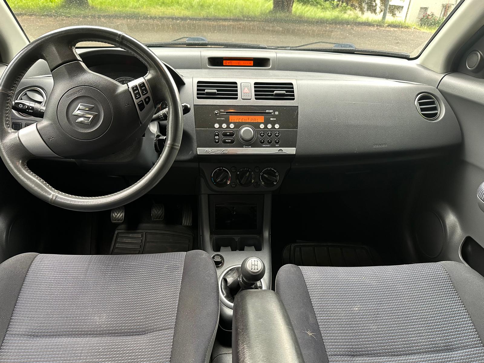 SUZUKI Swift 1.3i 16V GL Top Piz Sulai LE 4x4-image-5