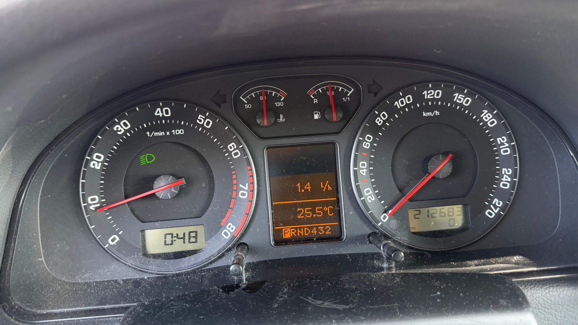 SKODA Superb 2.8 V6 Elegance-image-13