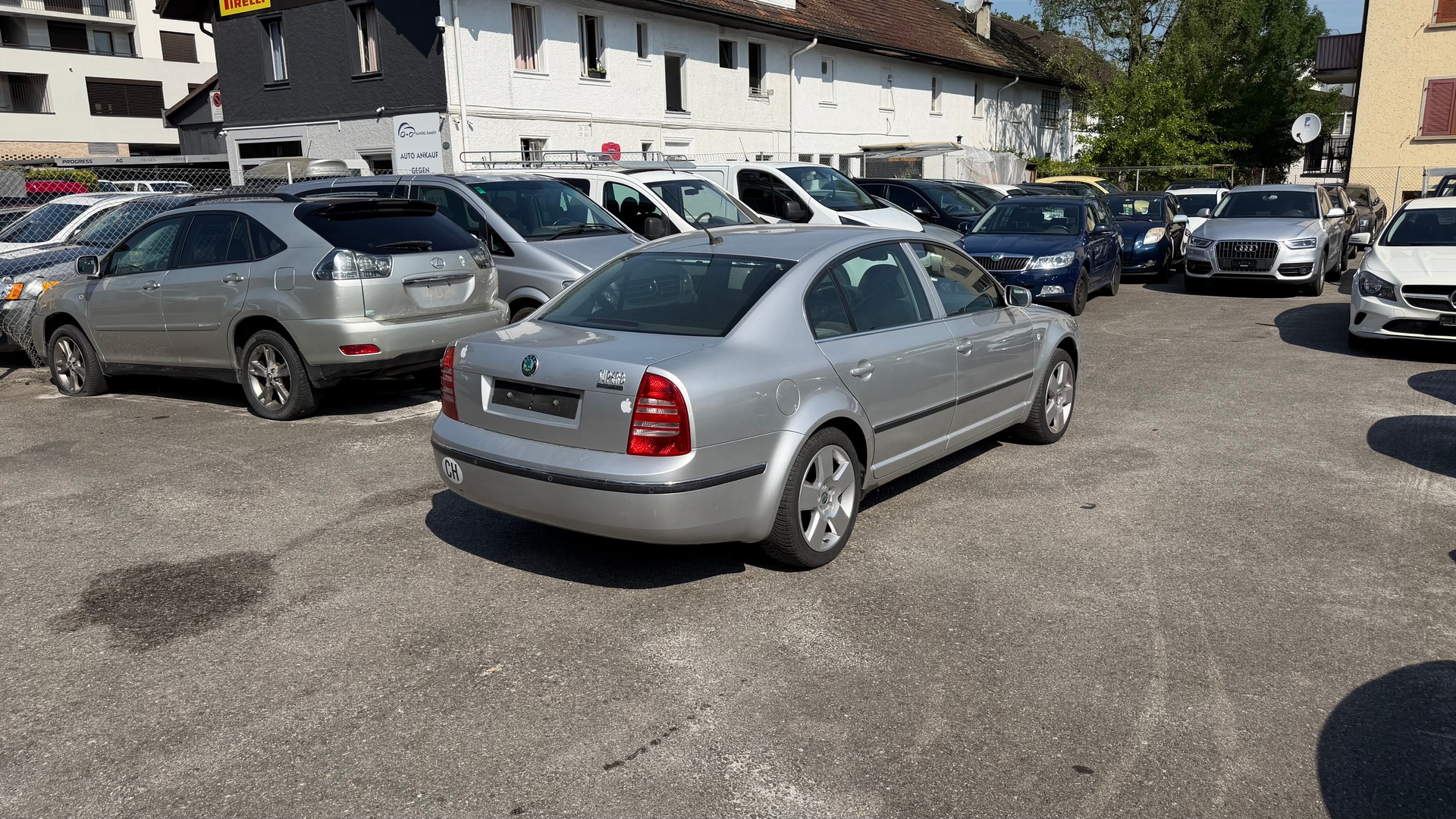 SKODA Superb 2.8 V6 Elegance-image-2
