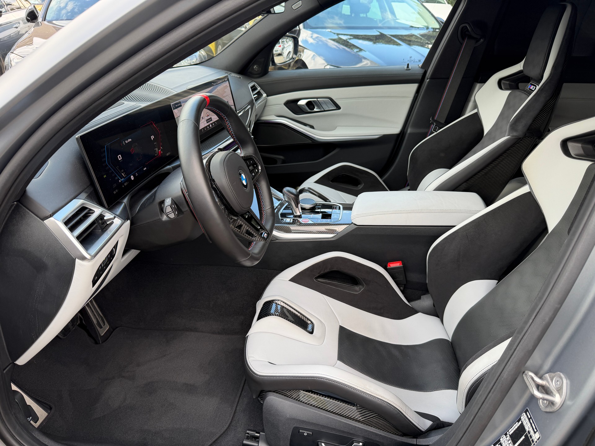 BMW M3 Competition M xDrive-showroom-element-2