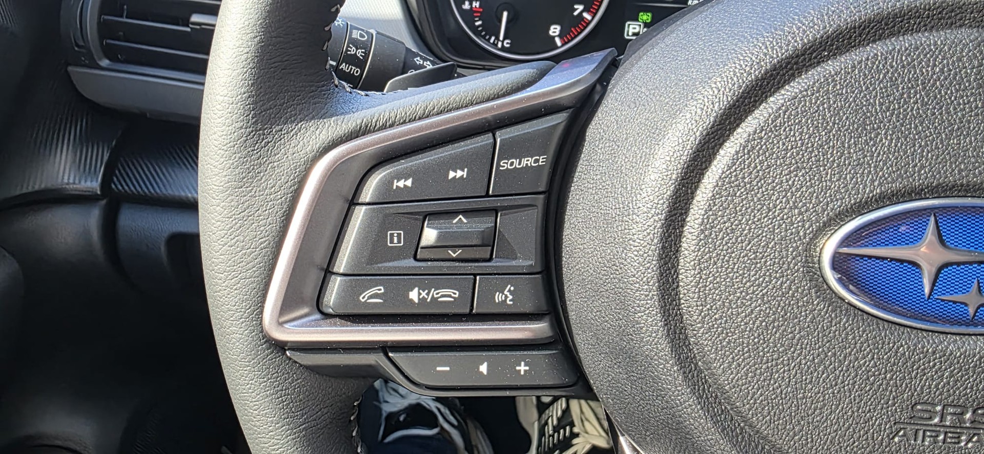SUBARU Crosstrek 2.0 e-Boxer Swiss Plus AWD Lineartronic-image-13