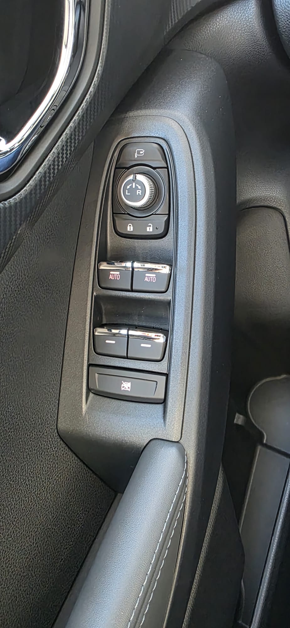 SUBARU Crosstrek 2.0 e-Boxer Swiss Plus AWD Lineartronic-image-16