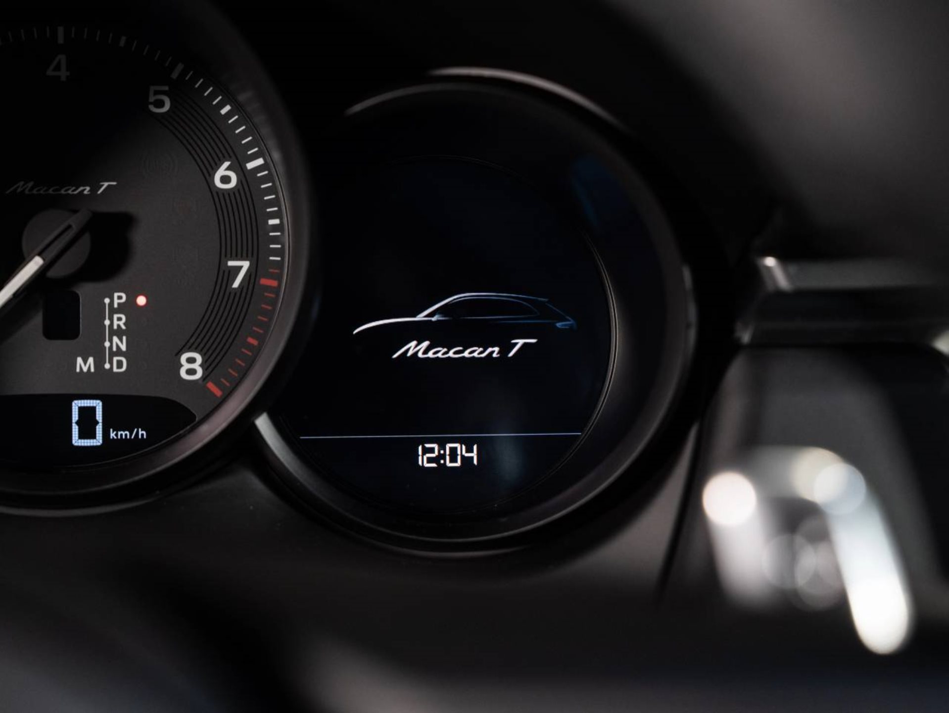 PORSCHE Macan T (MY24)-image-13