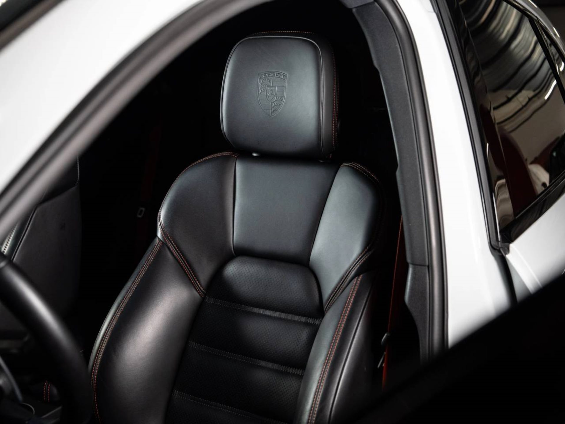 PORSCHE Macan T (MY24)-image-17