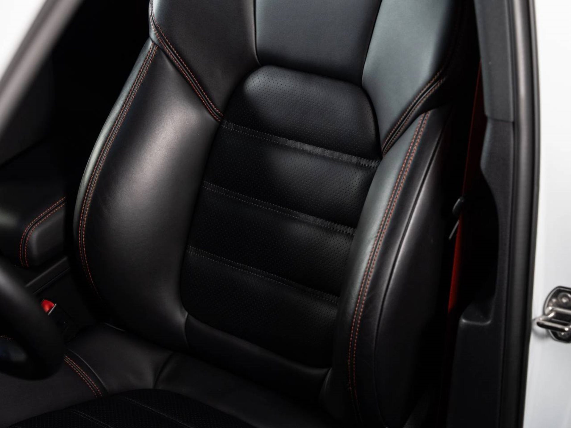 PORSCHE Macan T (MY24)-image-16