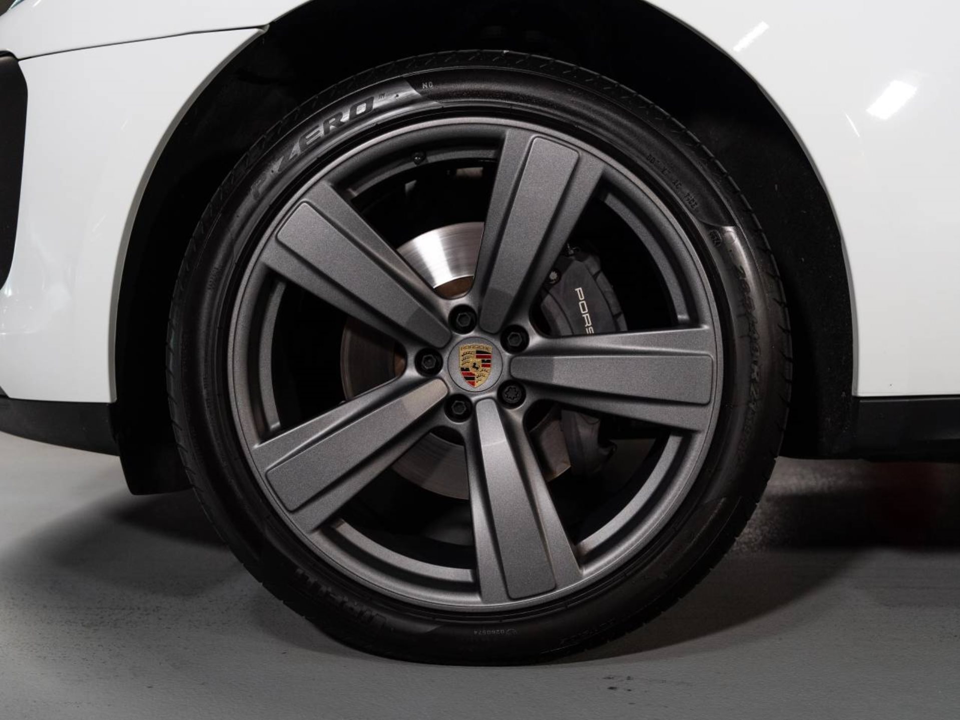 PORSCHE Macan T (MY24)-image-23