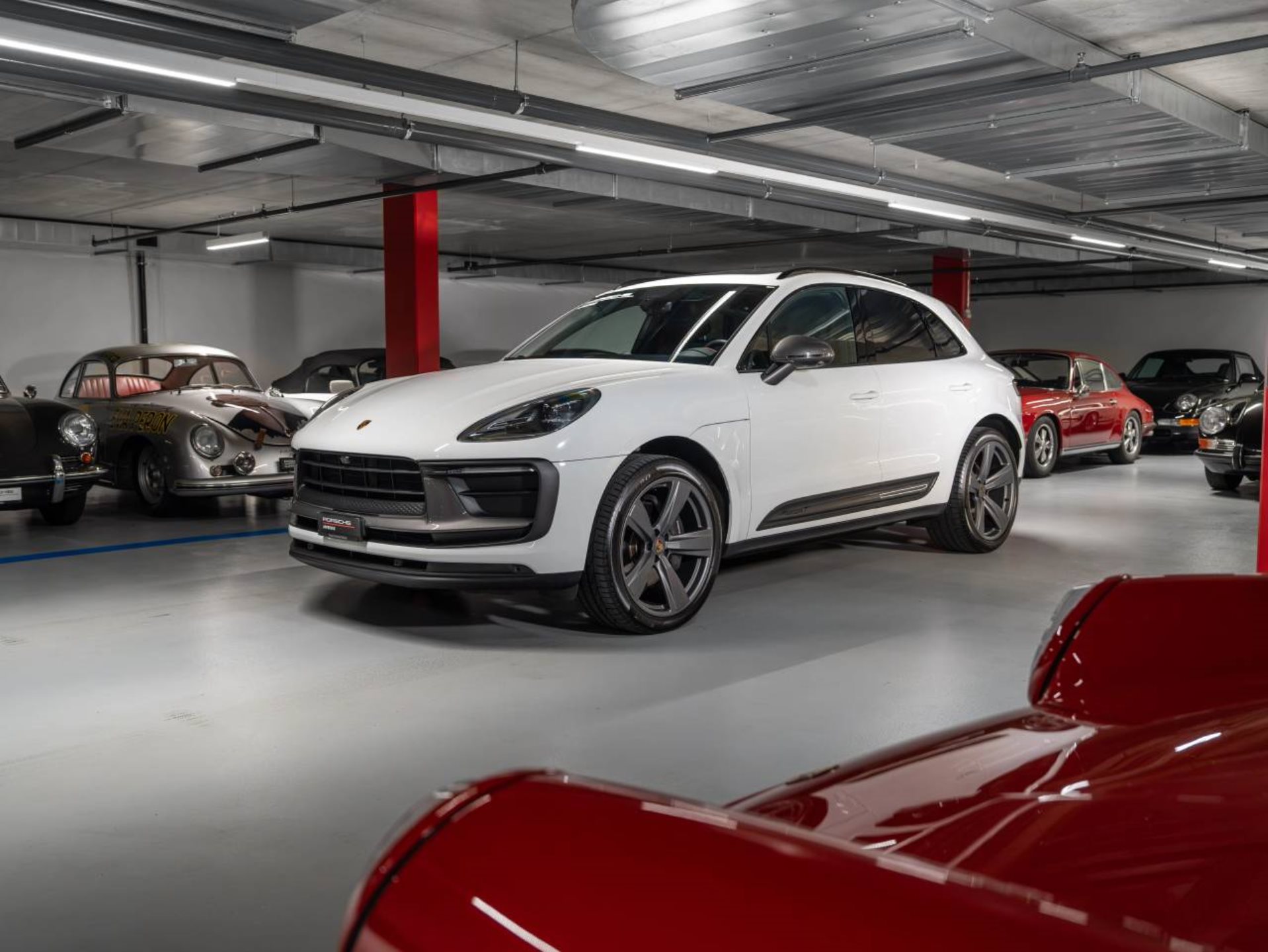 PORSCHE Macan T (MY24)