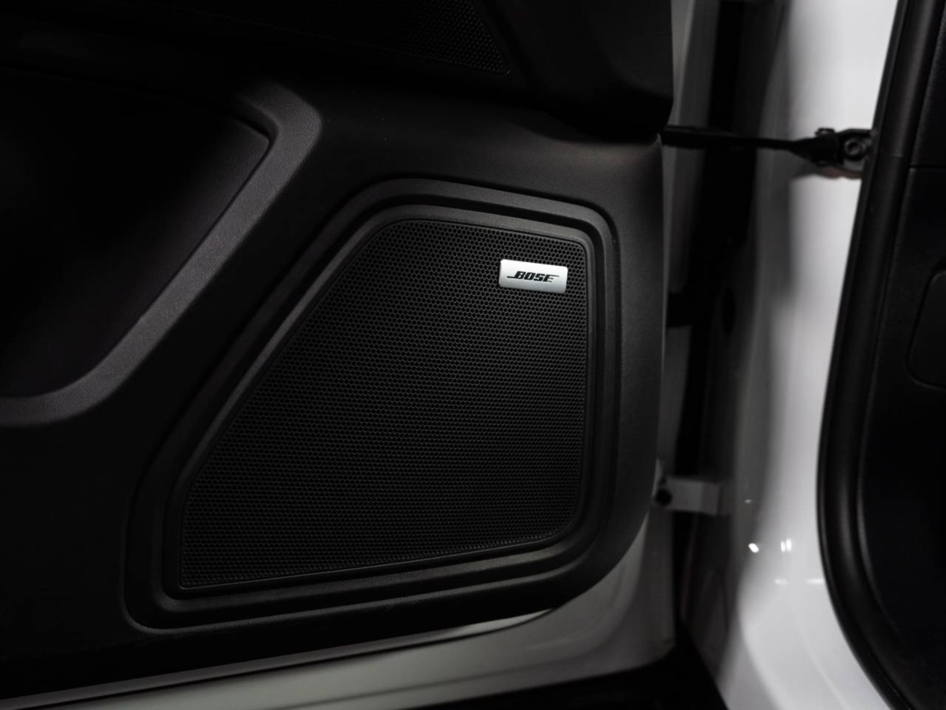 PORSCHE Macan T (MY24)-image-21