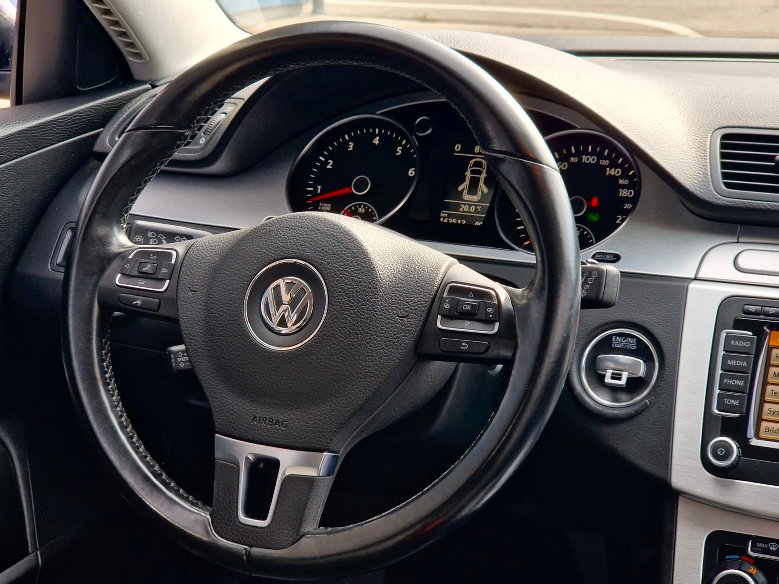 VW Passat Variant 3.2 V6 FSI Highline 4Motion-image-8