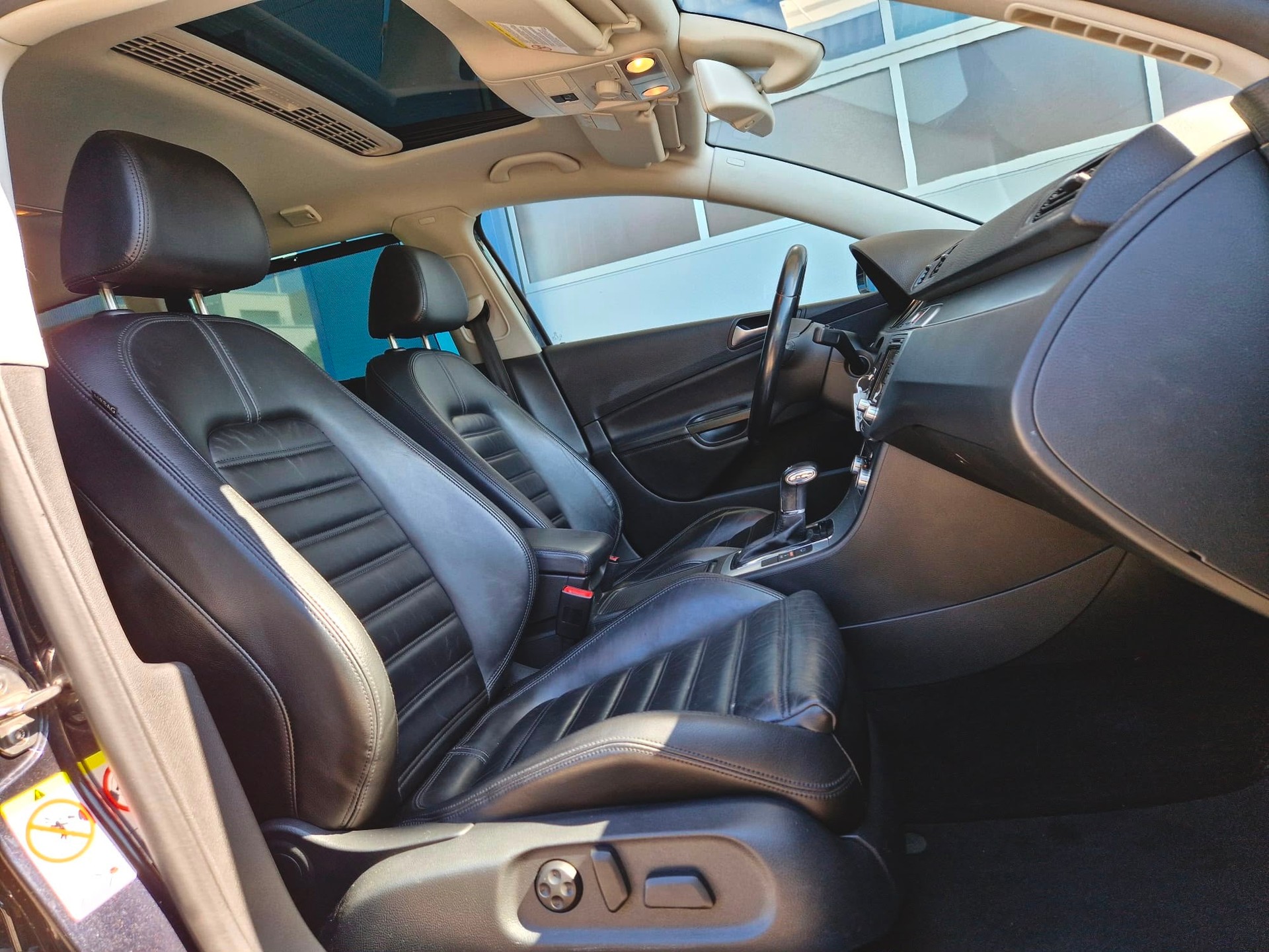 VW Passat Variant 3.2 V6 FSI Highline 4Motion-image-9