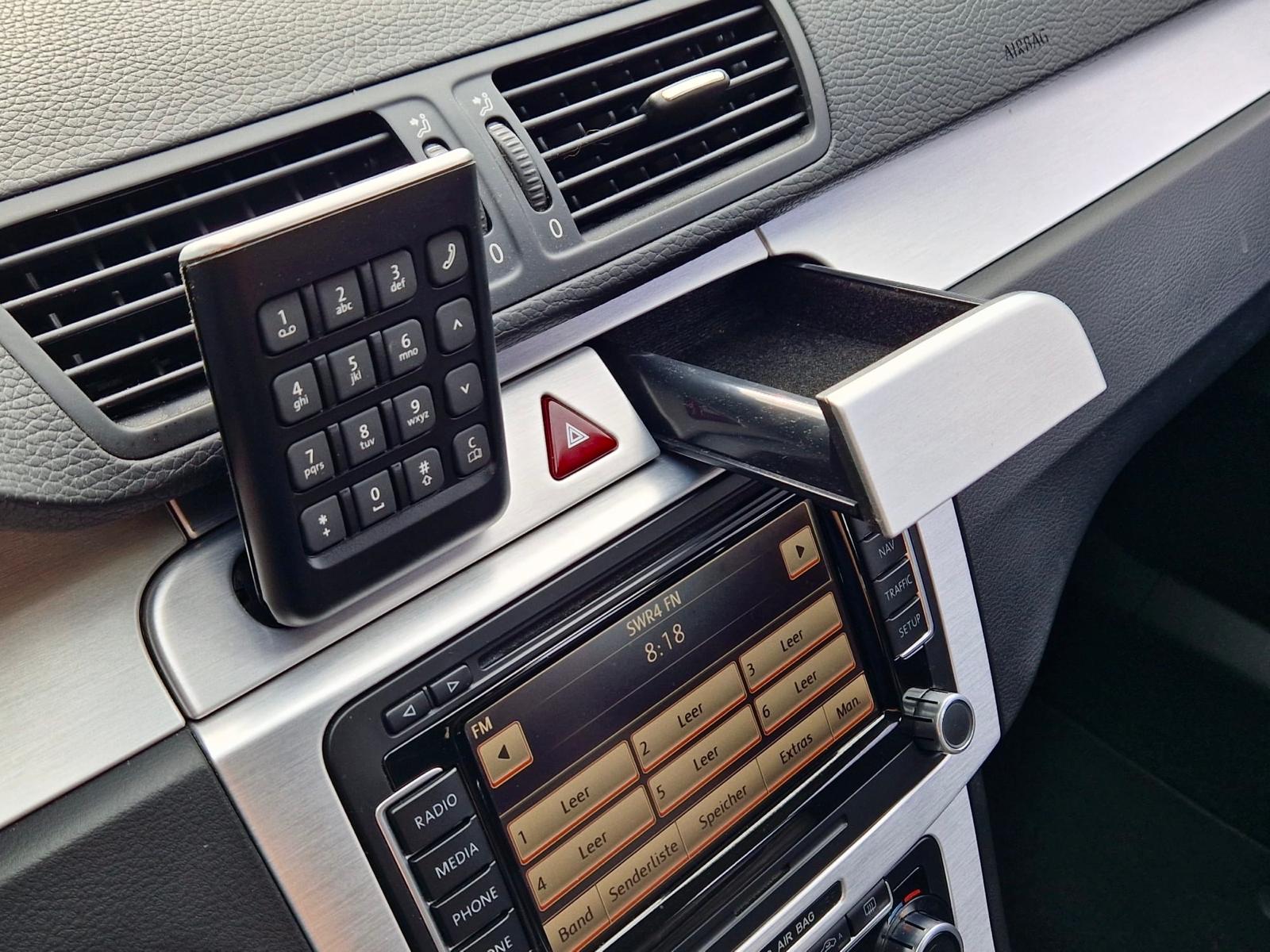 VW Passat Variant 3.2 V6 FSI Highline 4Motion-image-13
