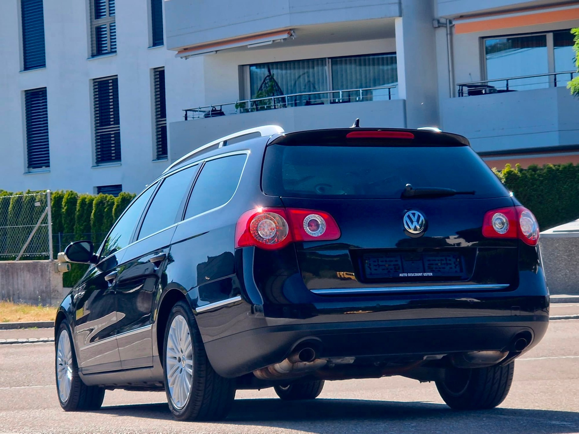 VW Passat Variant 3.2 V6 FSI Highline 4Motion-image-4