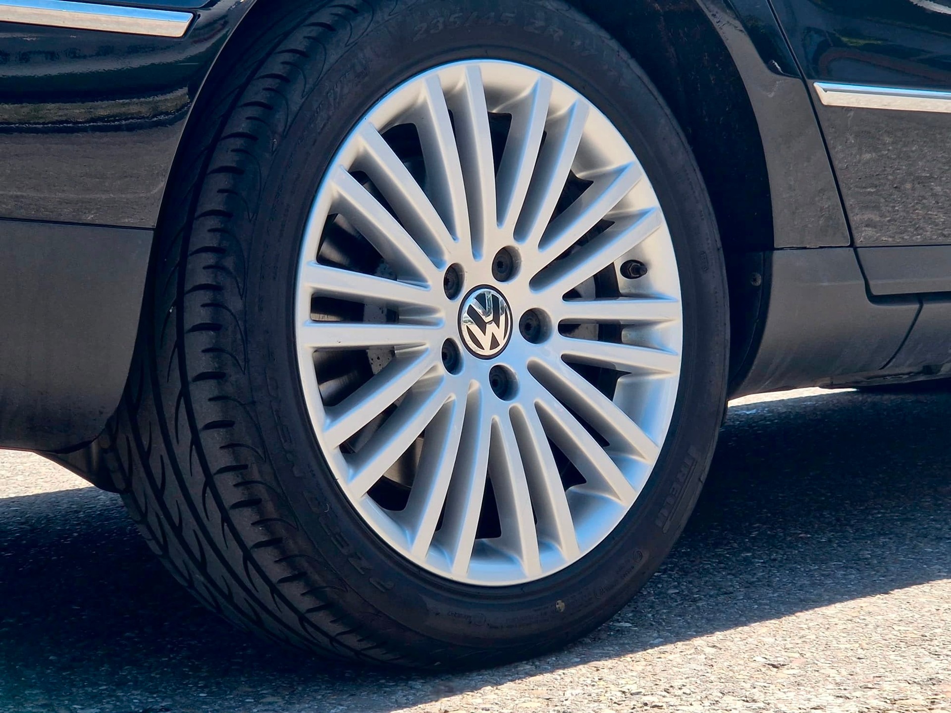 VW Passat Variant 3.2 V6 FSI Highline 4Motion-image-20