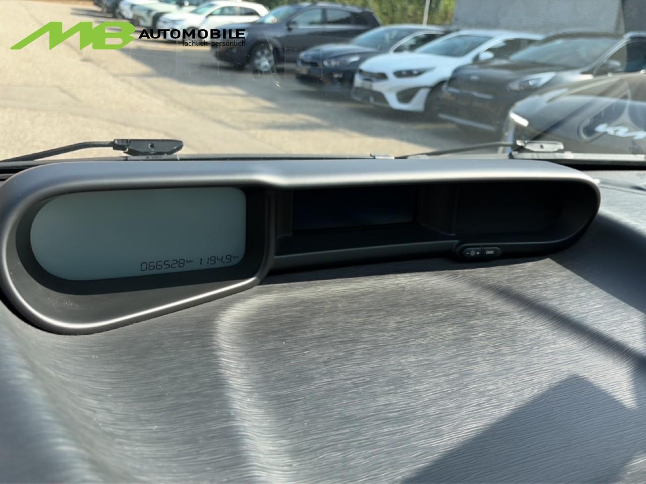 CITROEN C3 Picasso 1.4 VTi Attraction-image-11