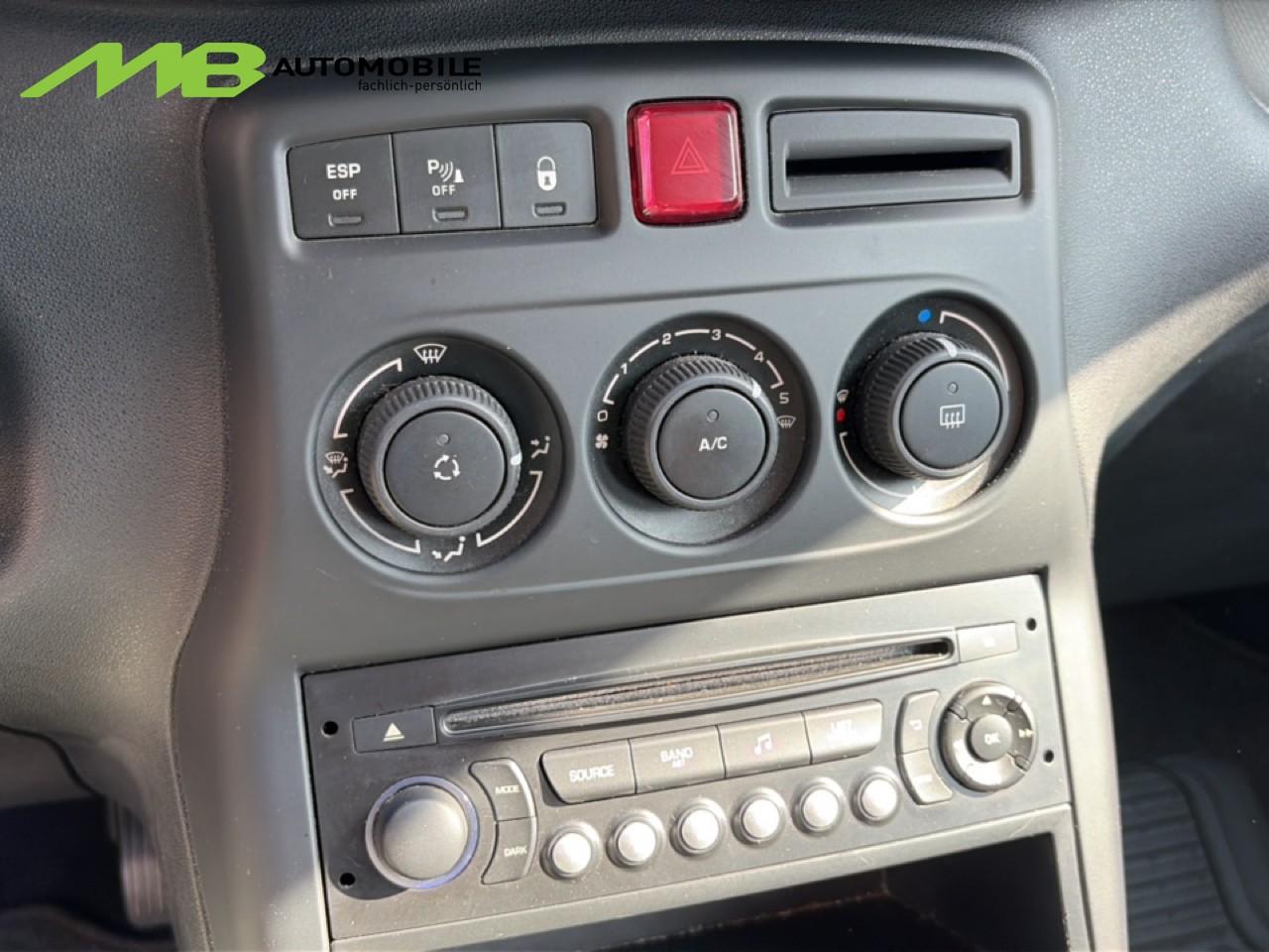 CITROEN C3 Picasso 1.4 VTi Attraction-image-12