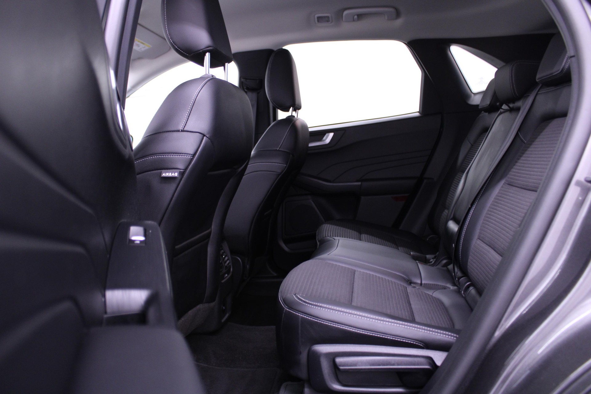 FORD Kuga 2.5 Plug-in Hybrid Titanium X-image-7