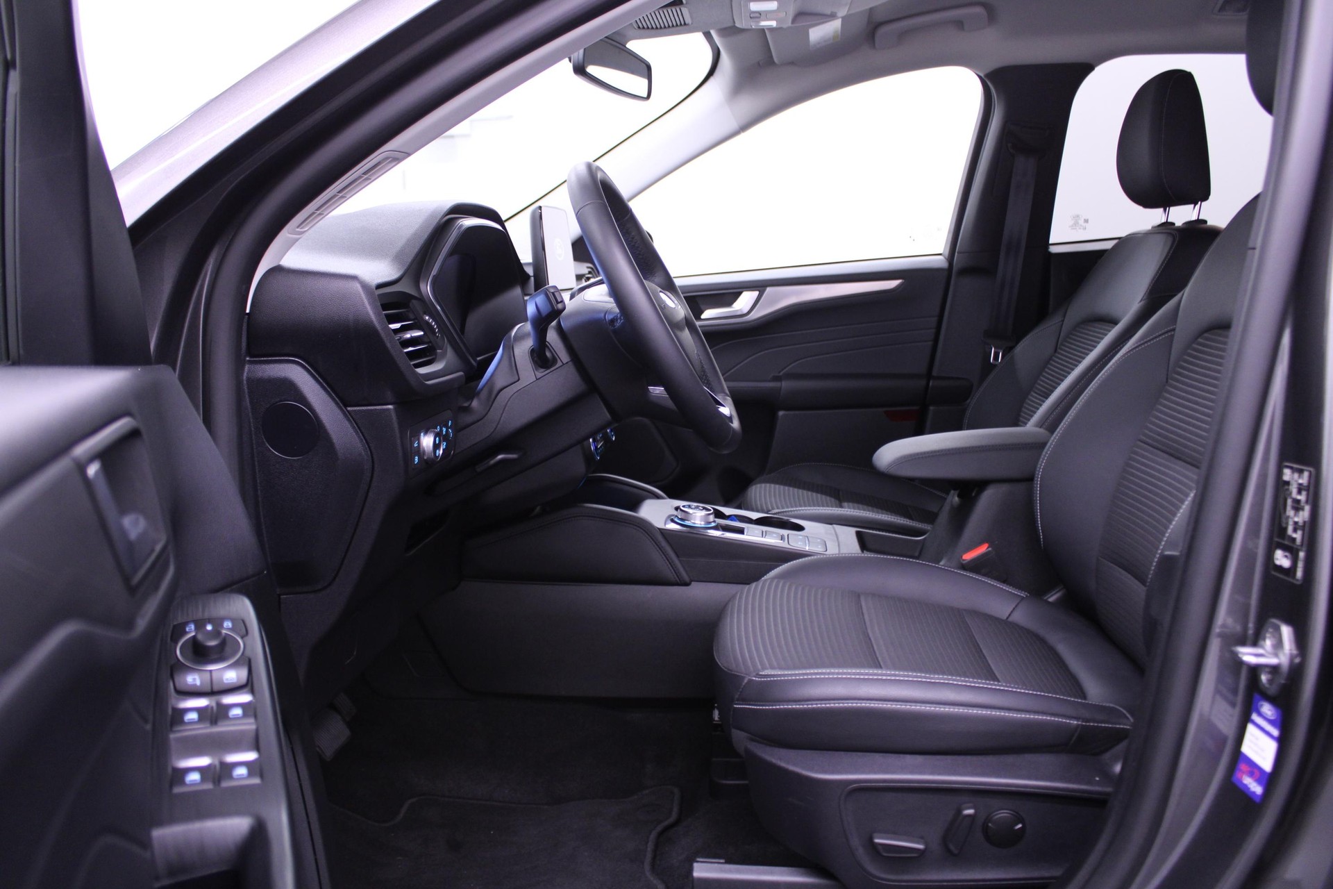 FORD Kuga 2.5 Plug-in Hybrid Titanium X-image-2