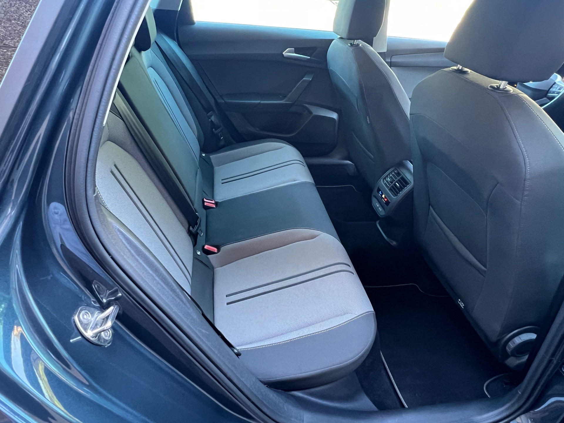 SEAT Leon ST 2.0 TDI EVO DSG 4Drive Hola FR-image-15