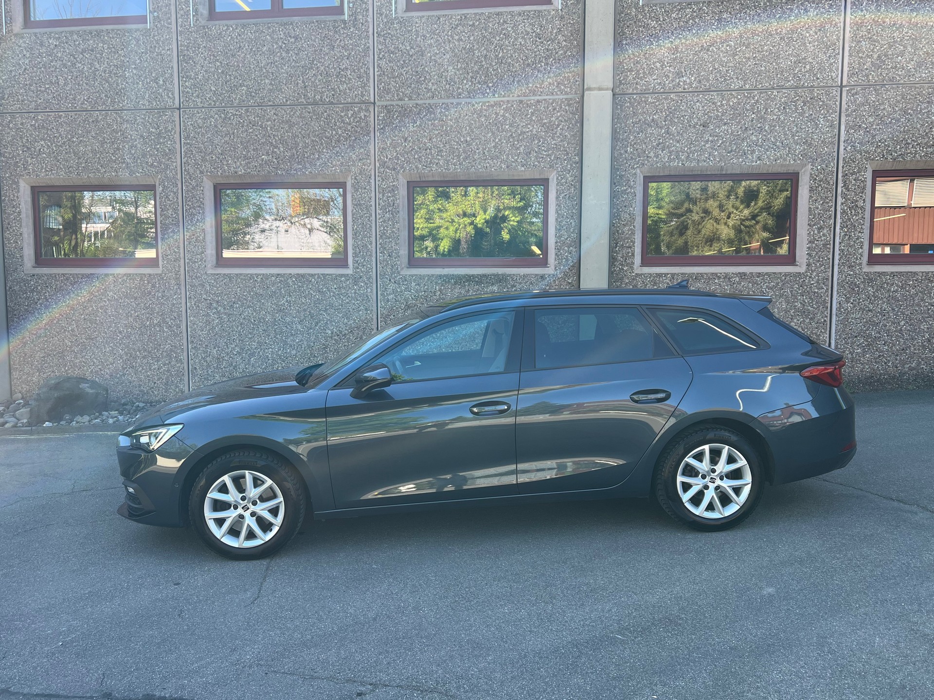 SEAT Leon ST 2.0 TDI EVO DSG 4Drive Hola FR-showroom-element-1
