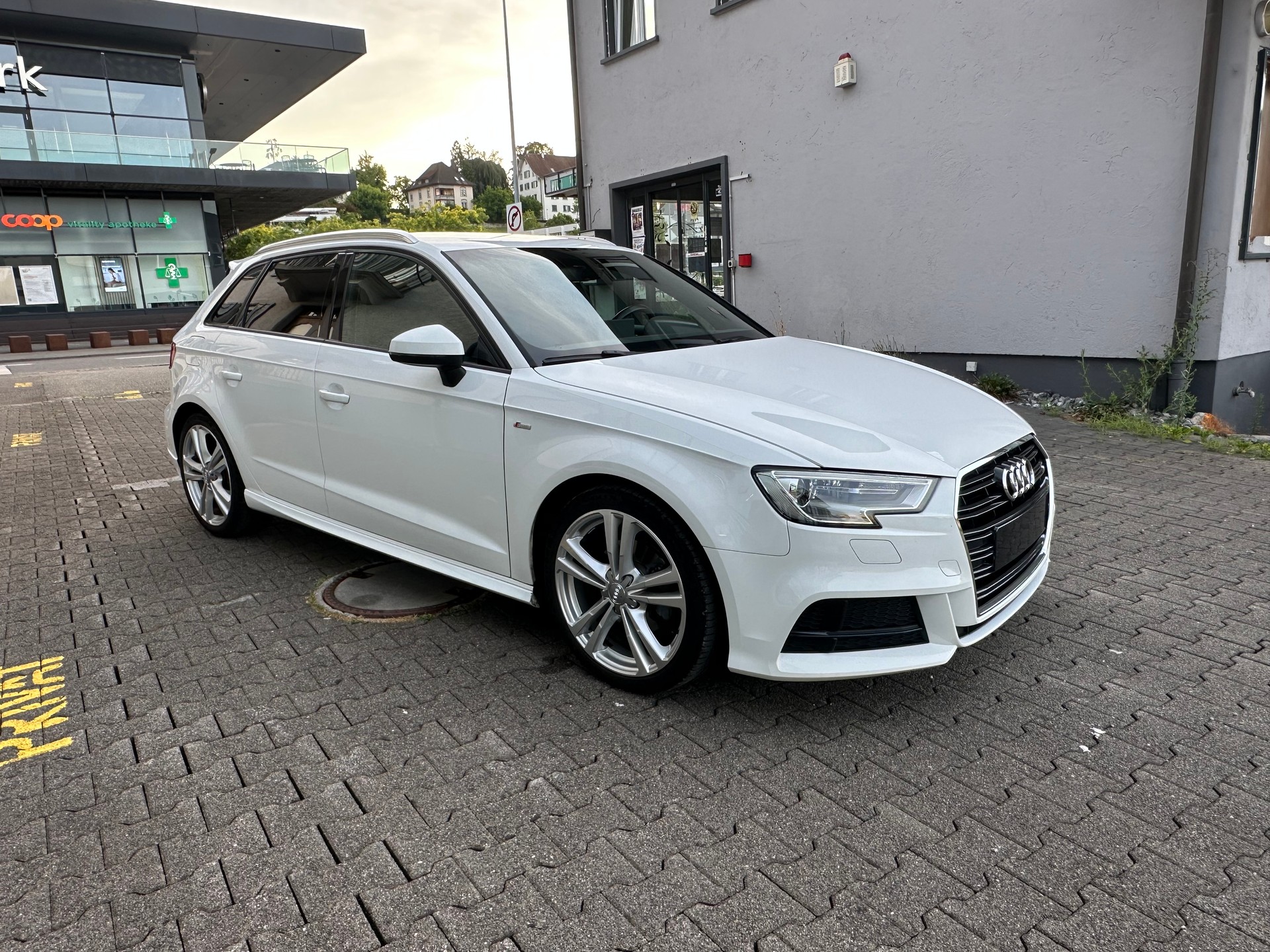 AUDI A3 Sportback 1.4 TFSI Sport S-tronic-image-5