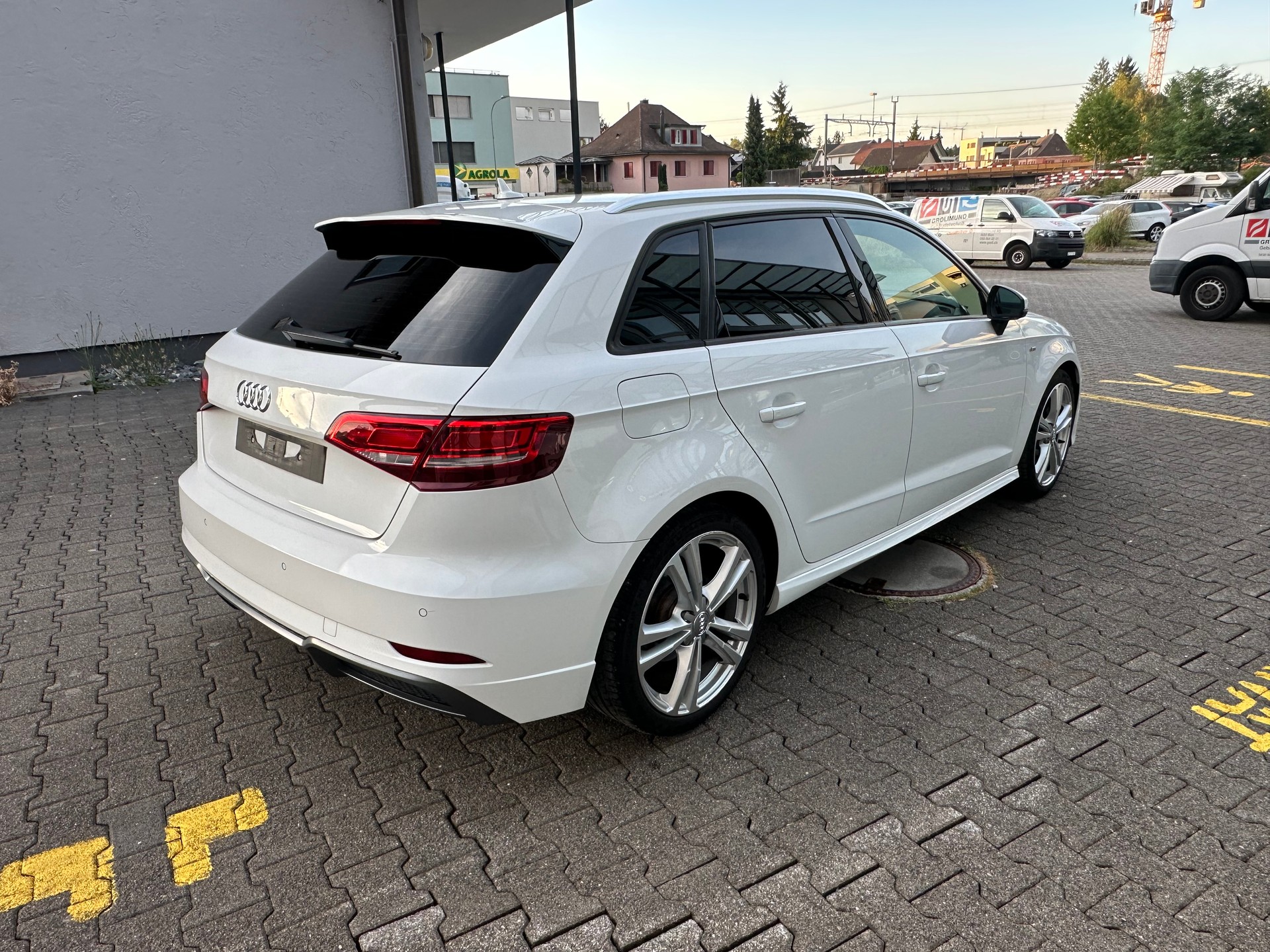 AUDI A3 Sportback 1.4 TFSI Sport S-tronic-image-4