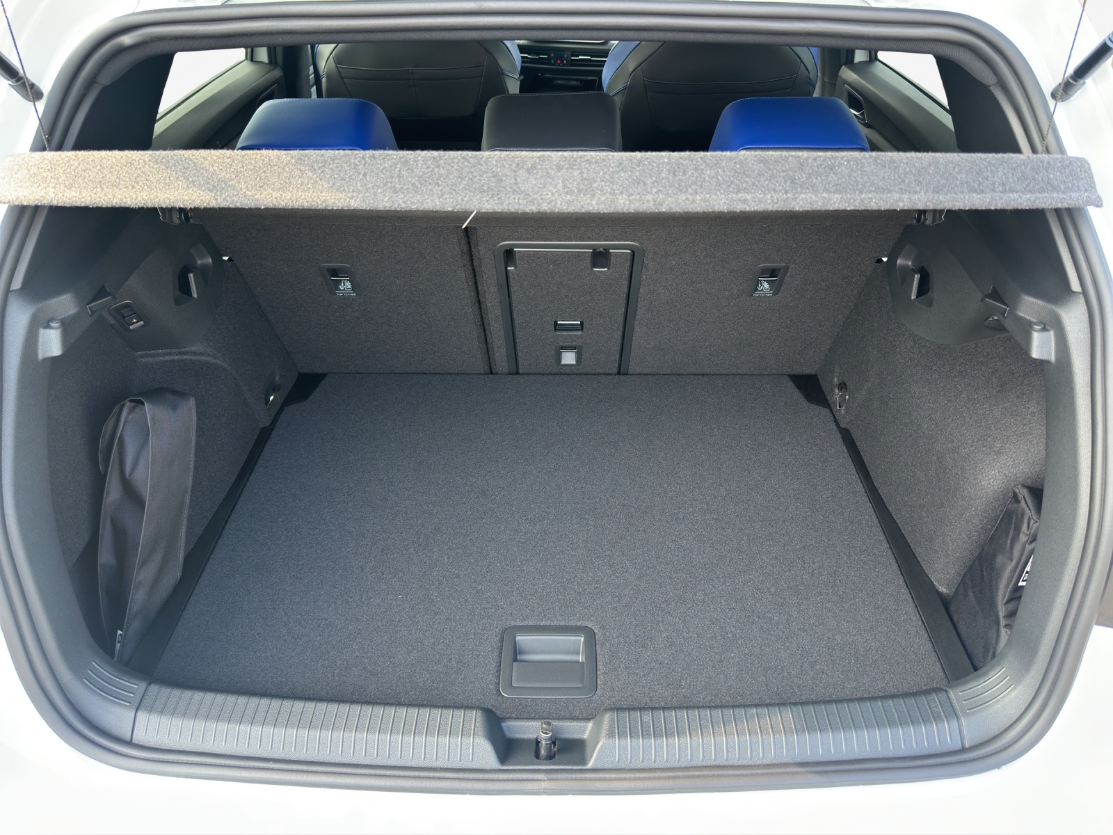 VW Golf 2.0 TSI R DSG 4 Motion-image-12