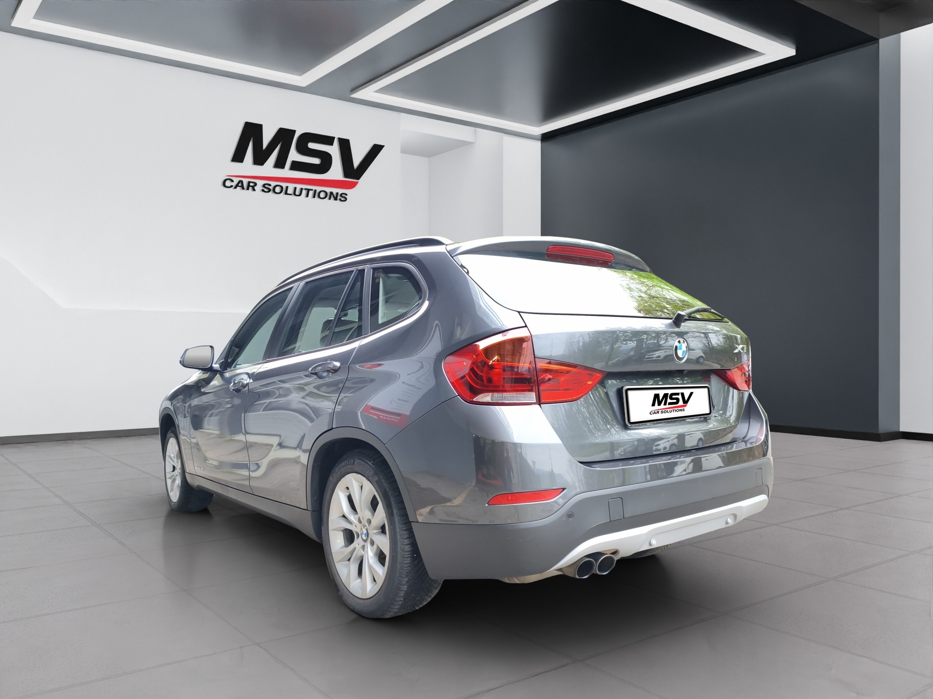 BMW X1 xDrive 20i Steptronic-image-4