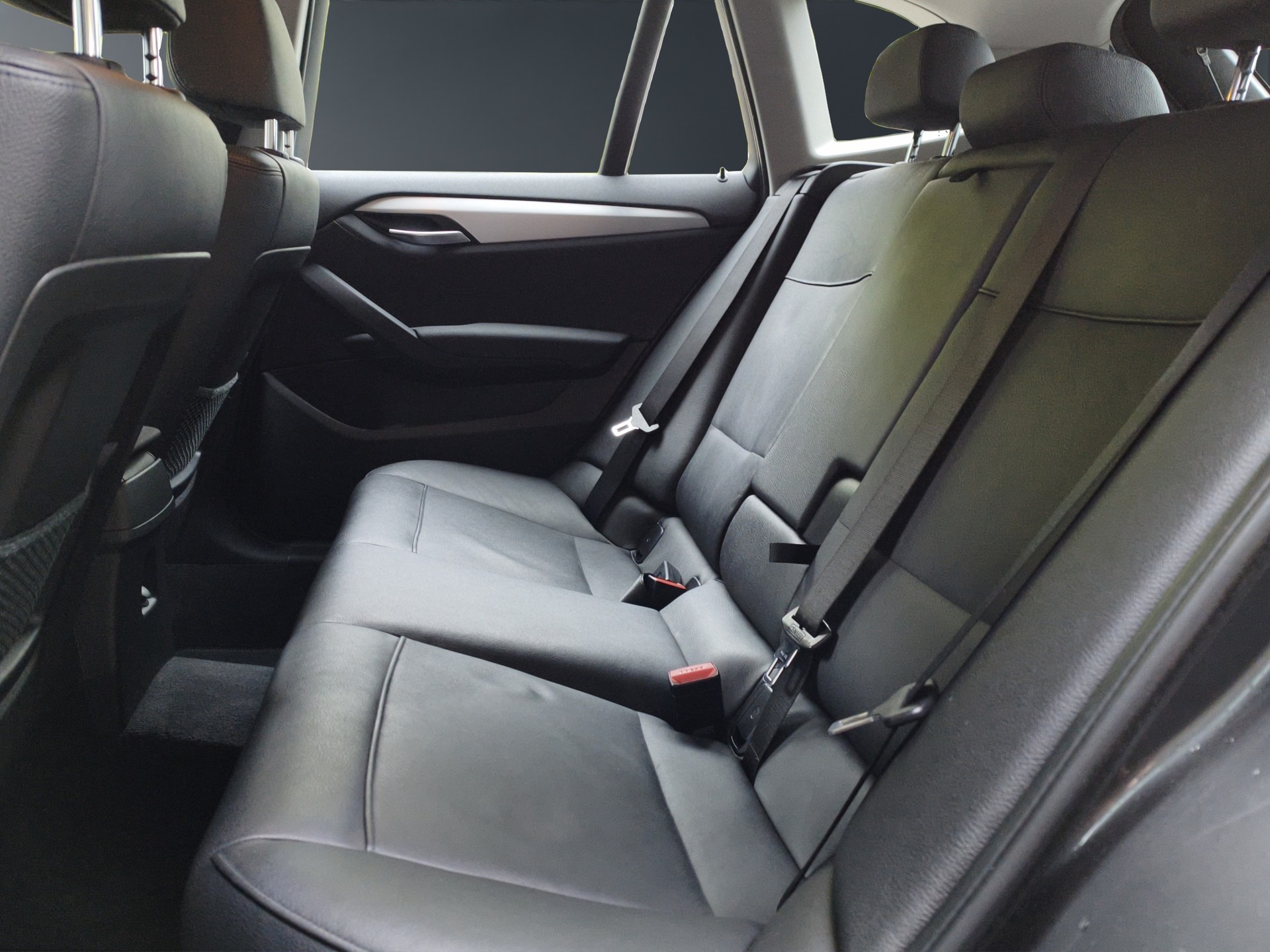 BMW X1 xDrive 20i Steptronic-image-14