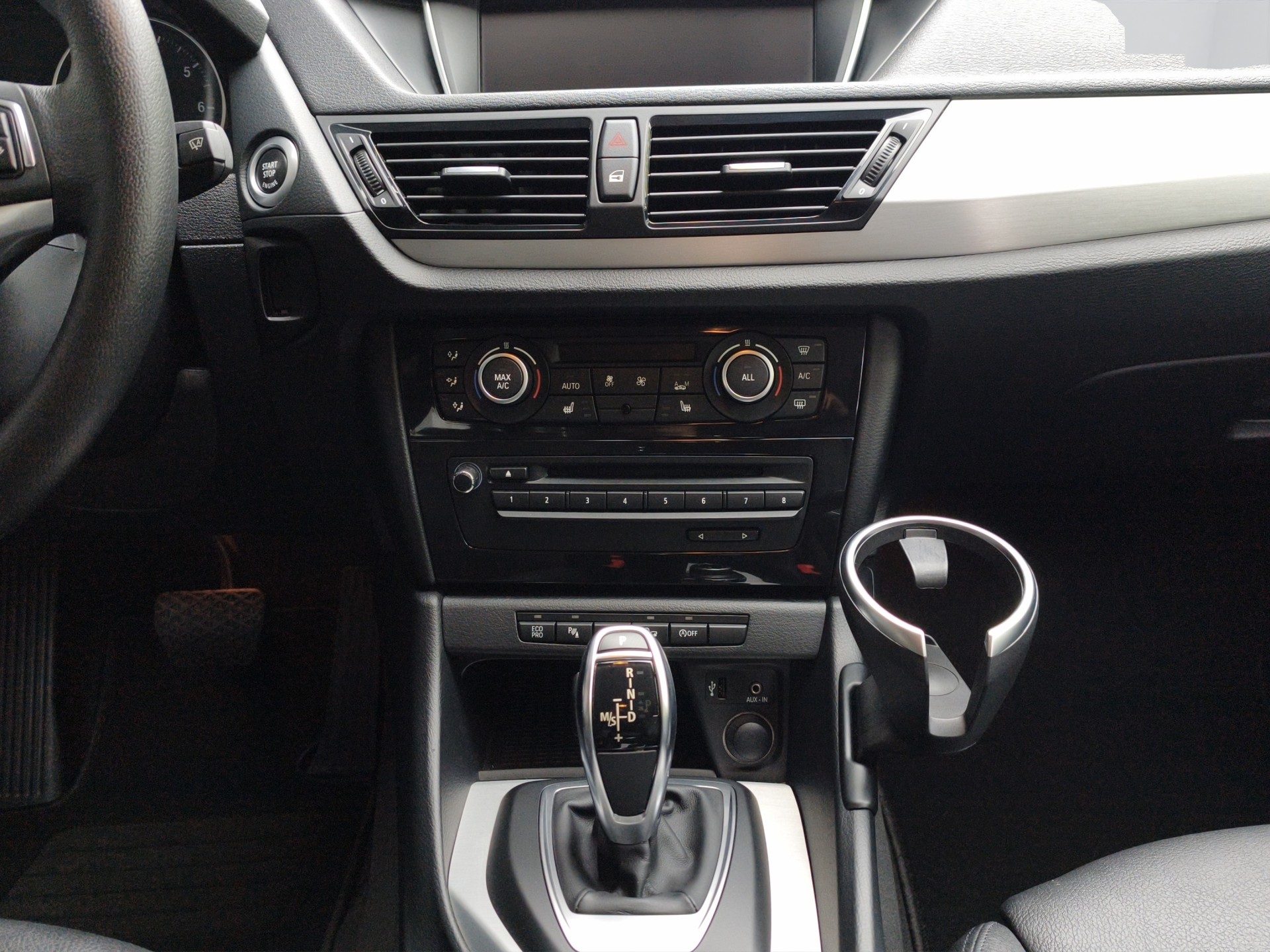 BMW X1 xDrive 20i Steptronic-image-12