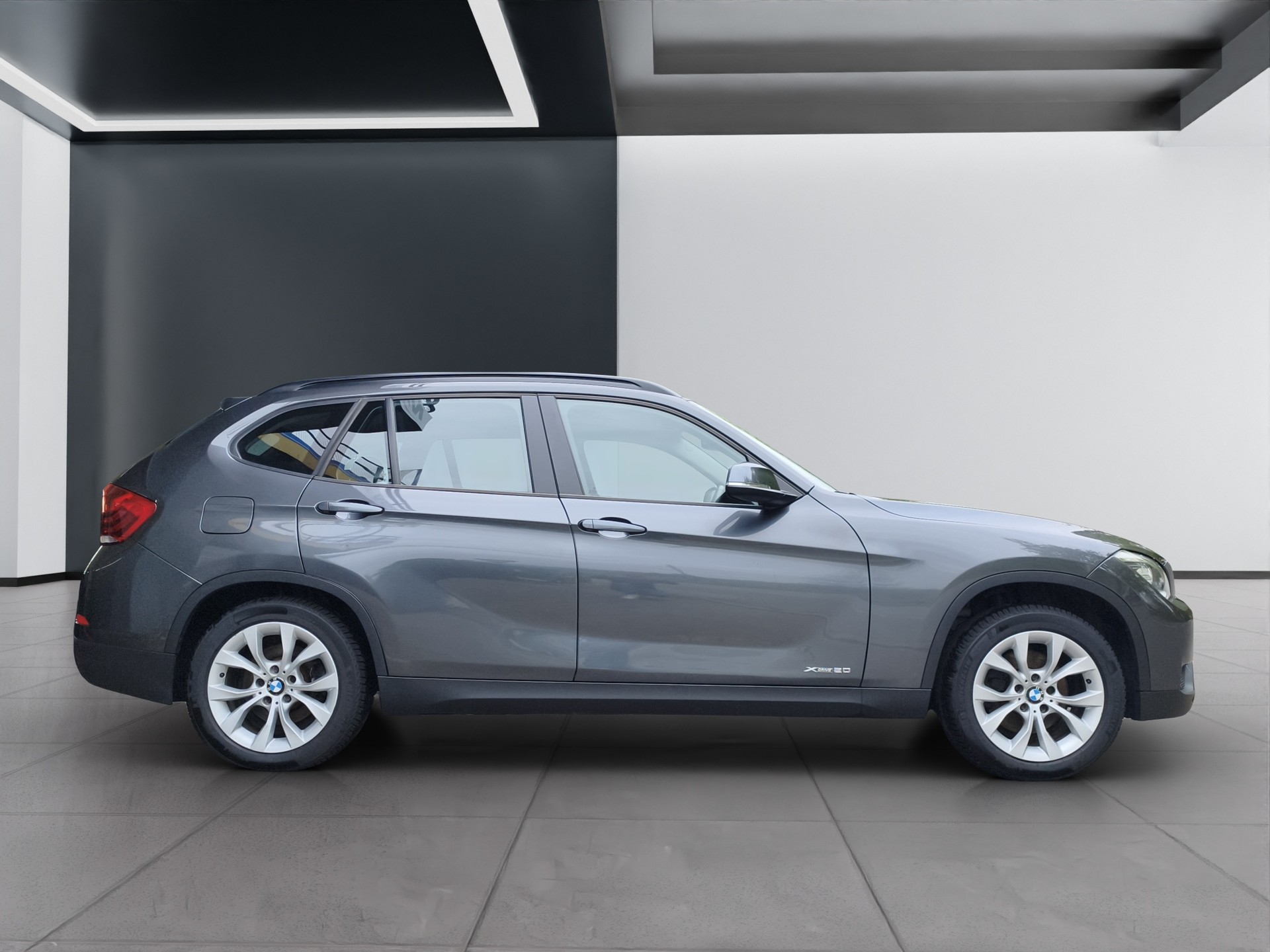BMW X1 xDrive 20i Steptronic-image-1