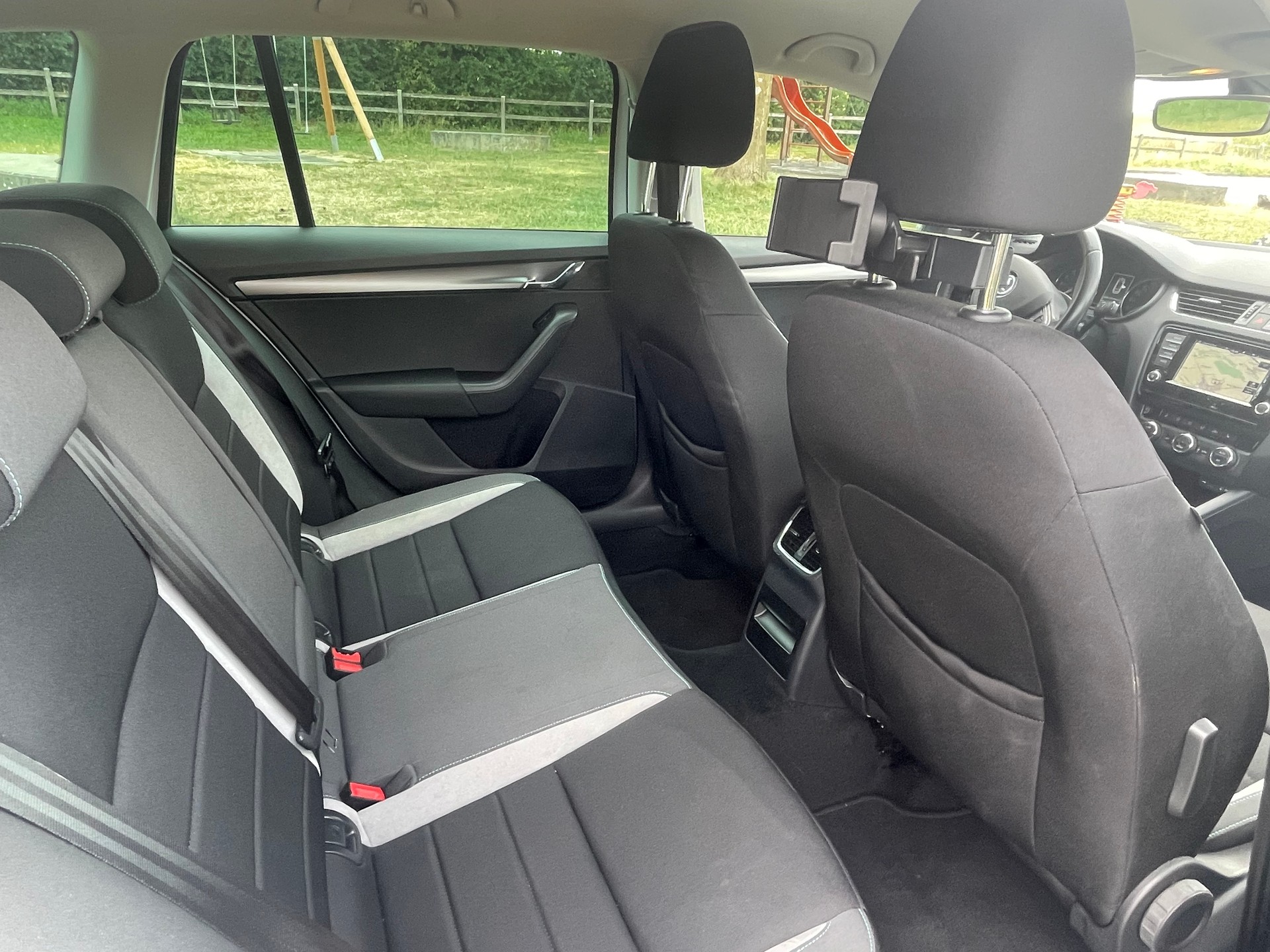 SKODA 2.0 TDI 150 Ambition 4x4-image-8
