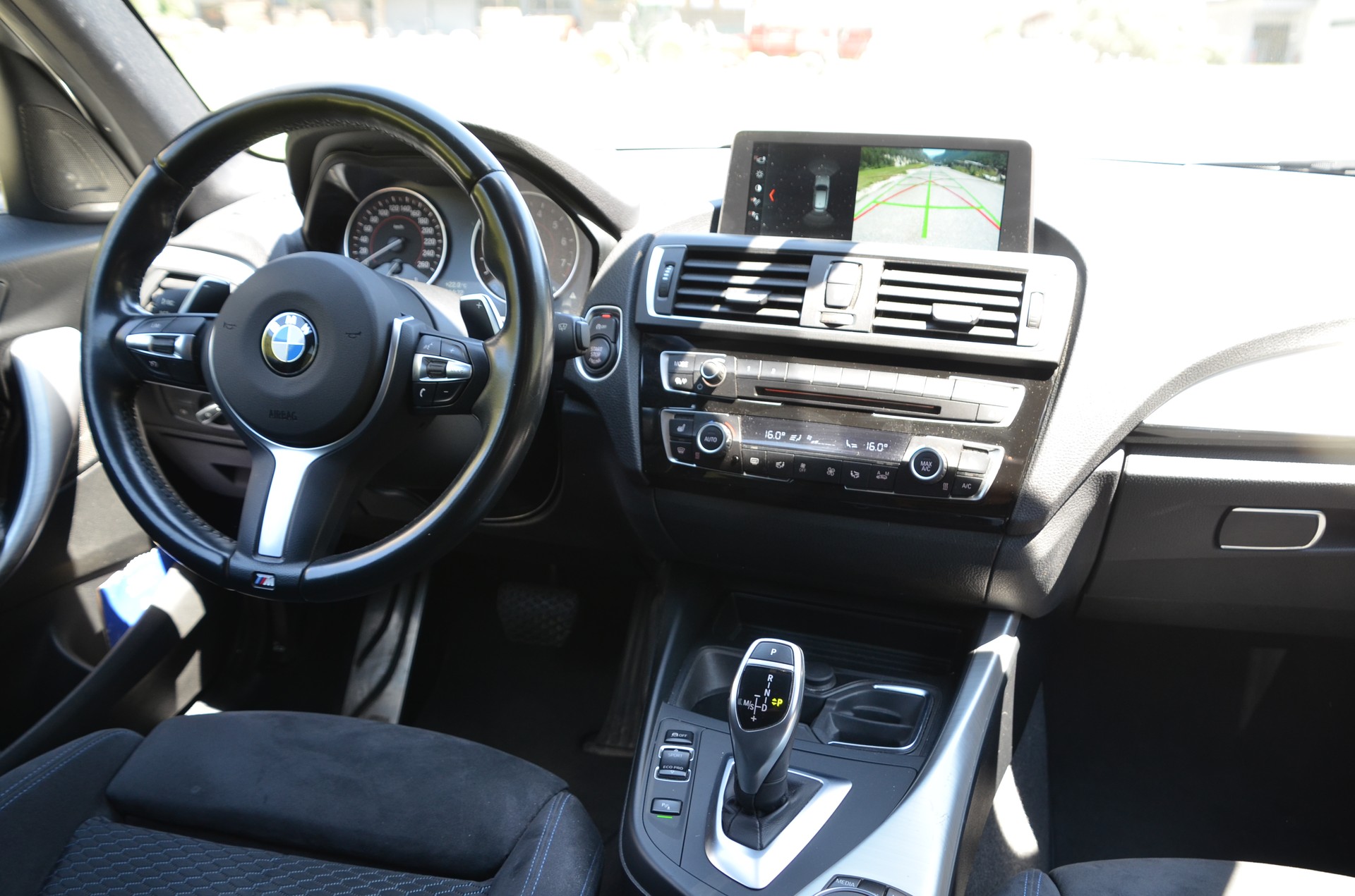 BMW M140i xDrive Steptronic-image-10