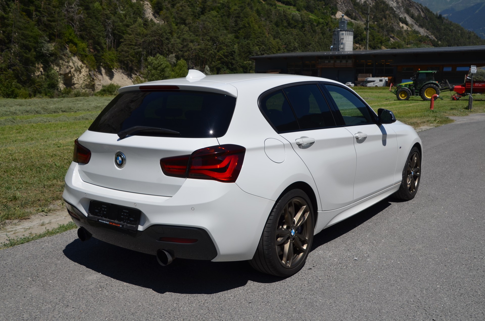 BMW M140i xDrive Steptronic-image-6
