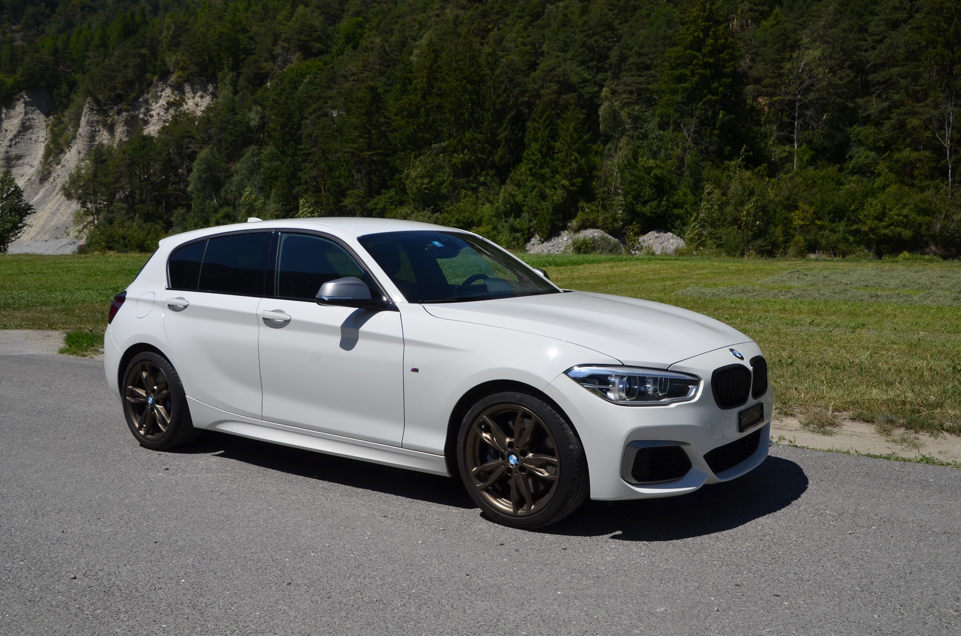 BMW M140i xDrive Steptronic-image-5