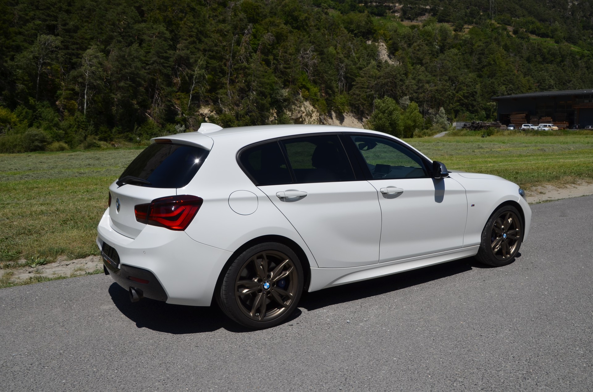 BMW M140i xDrive Steptronic-image-3