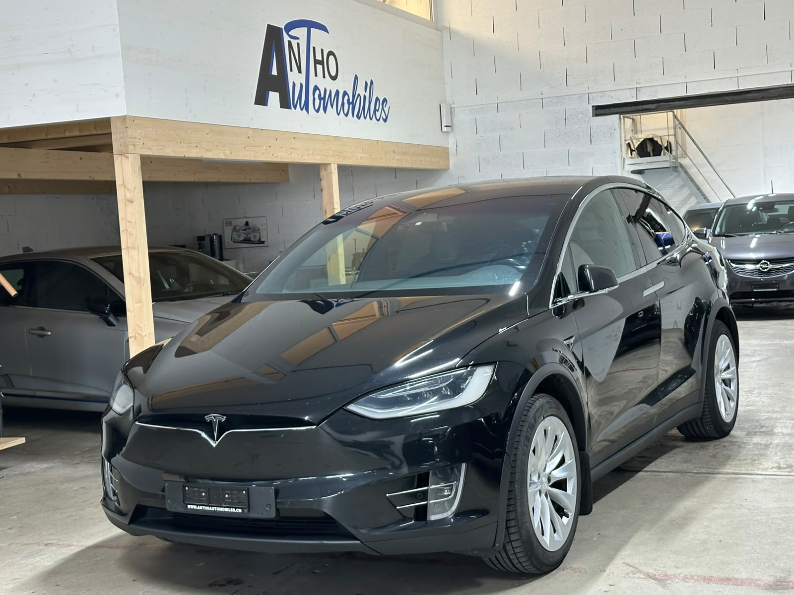 TESLA Model X 75 D-image-0