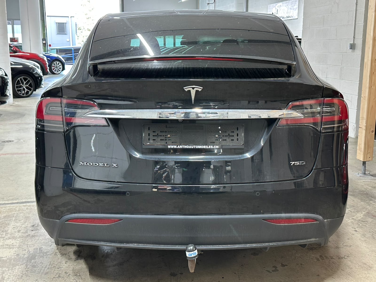TESLA Model X 75 D-image-4