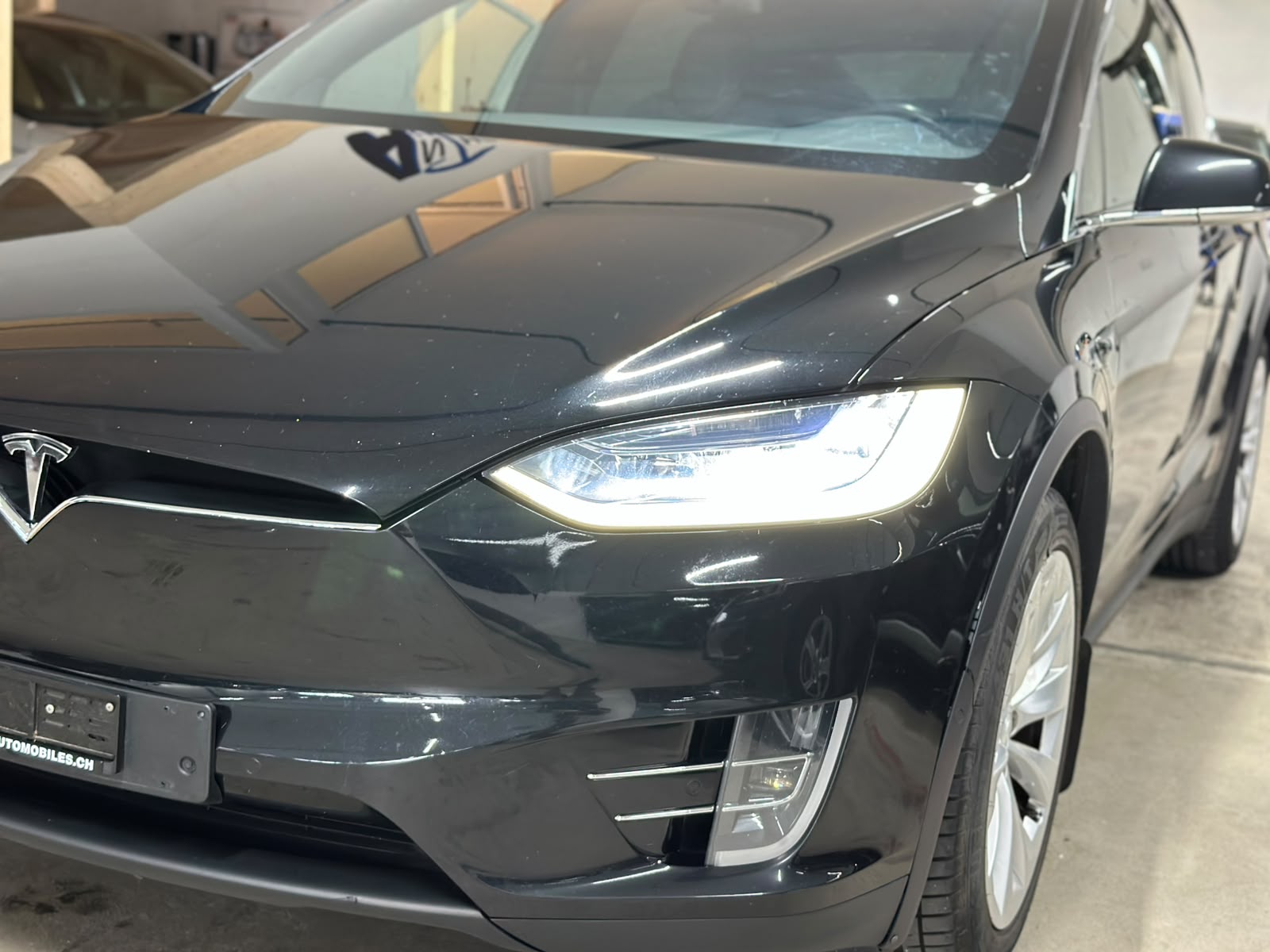 TESLA Model X 75 D-image-6