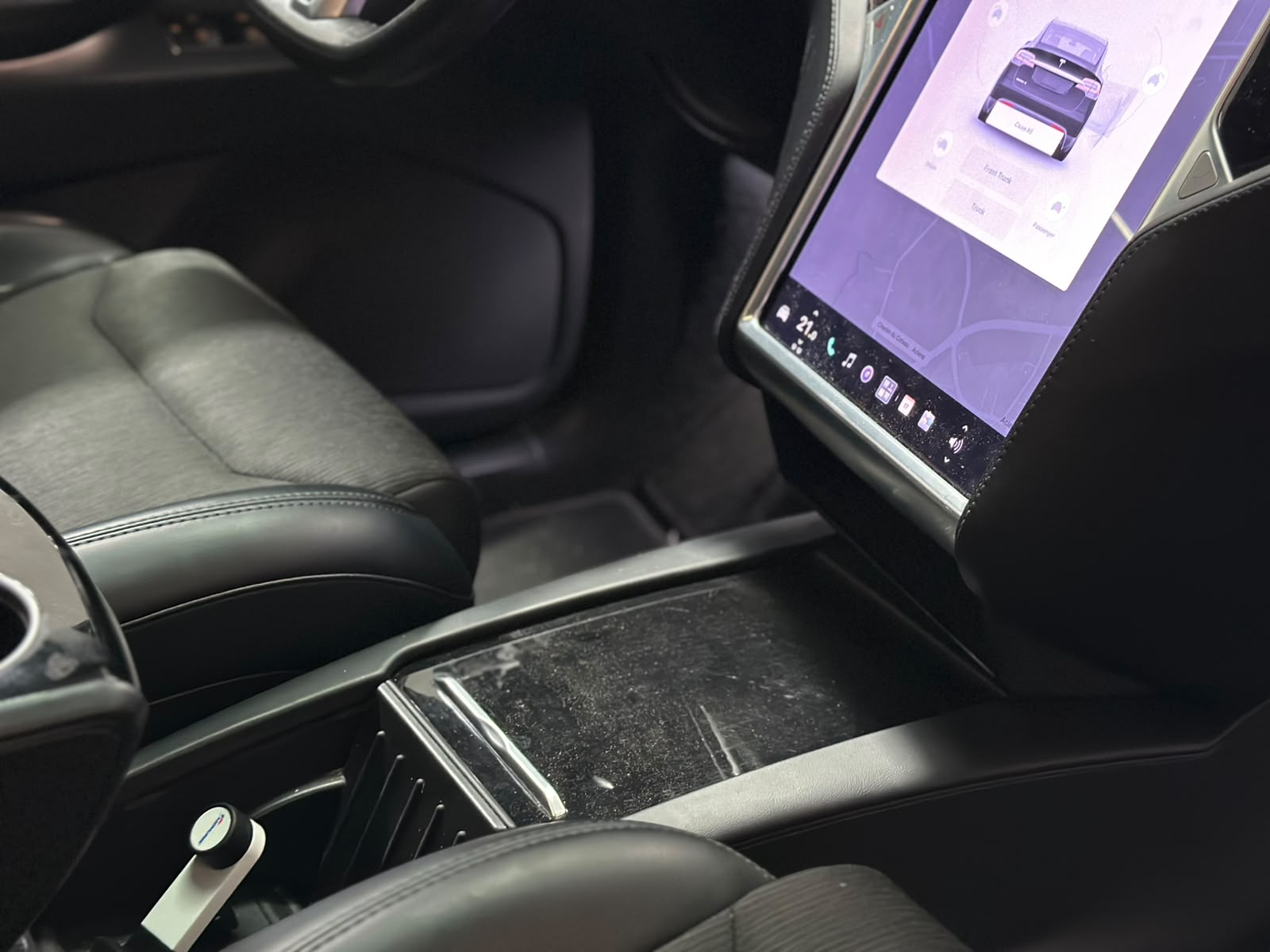 TESLA Model X 75 D-image-11